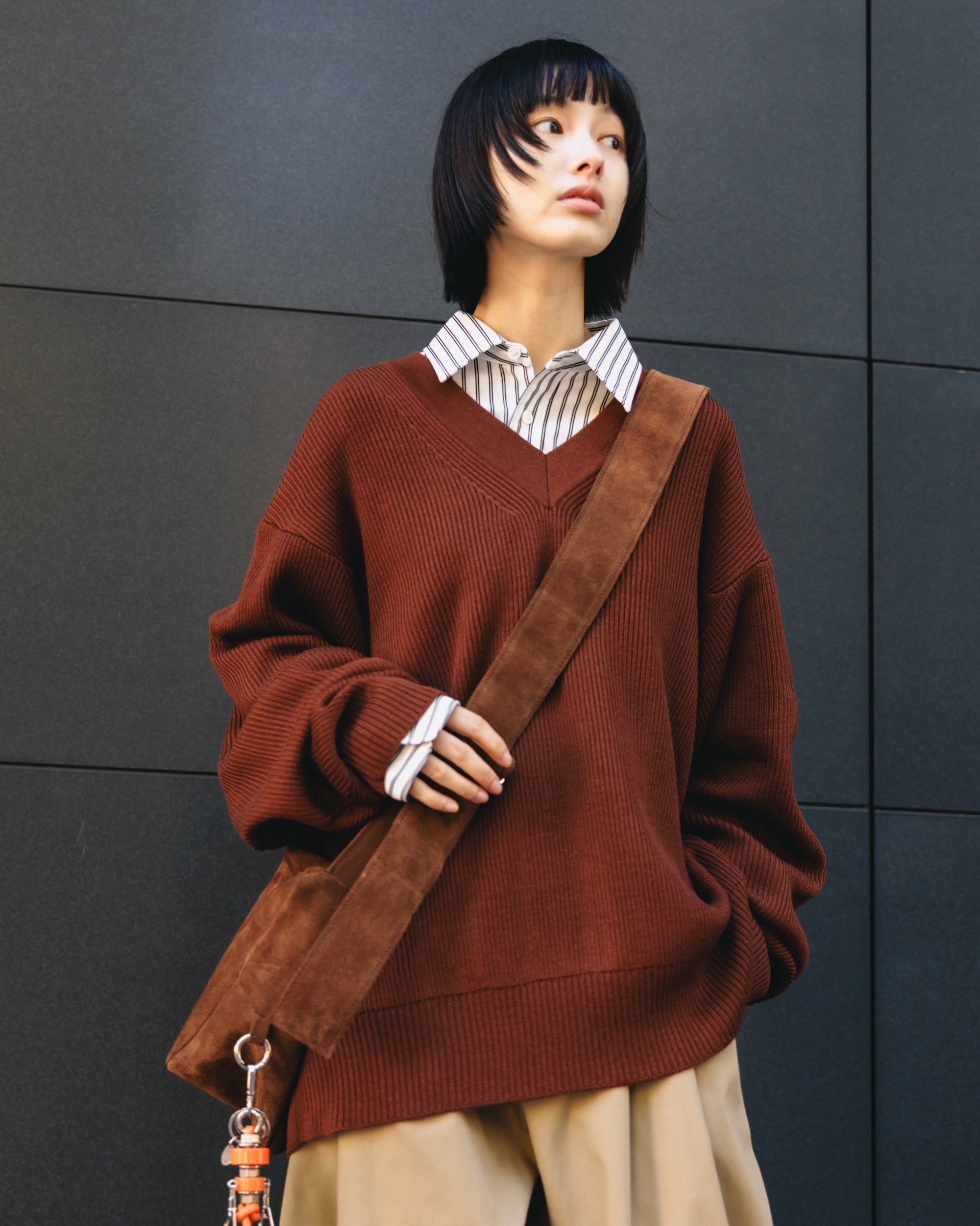 【1.7 WED 20:00- IN STOCK】FINE WOOL V-NECK KNIT PULLOVER (BROWN)