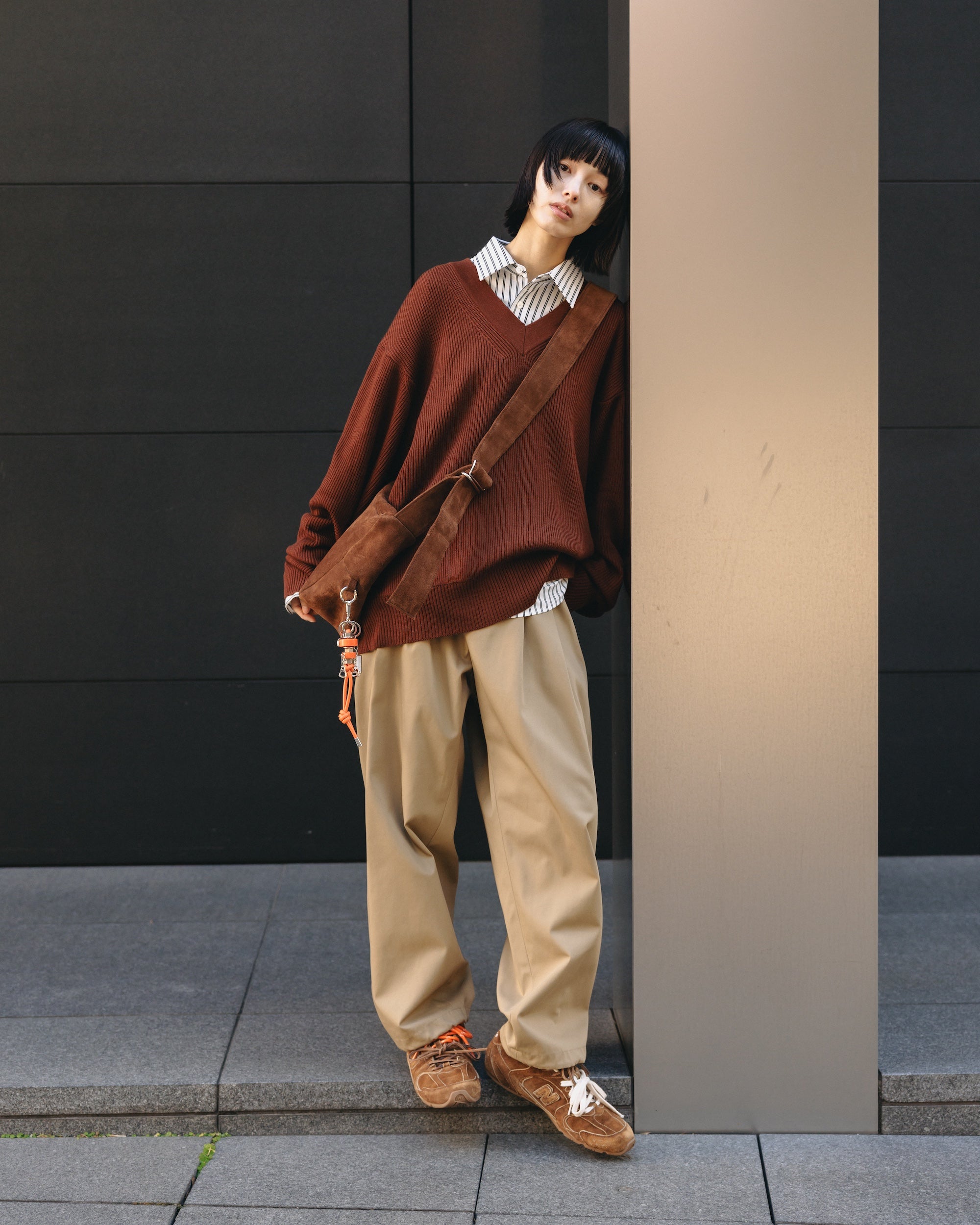 【1.7 WED 20:00- IN STOCK】FINE WOOL V-NECK KNIT PULLOVER (BROWN)