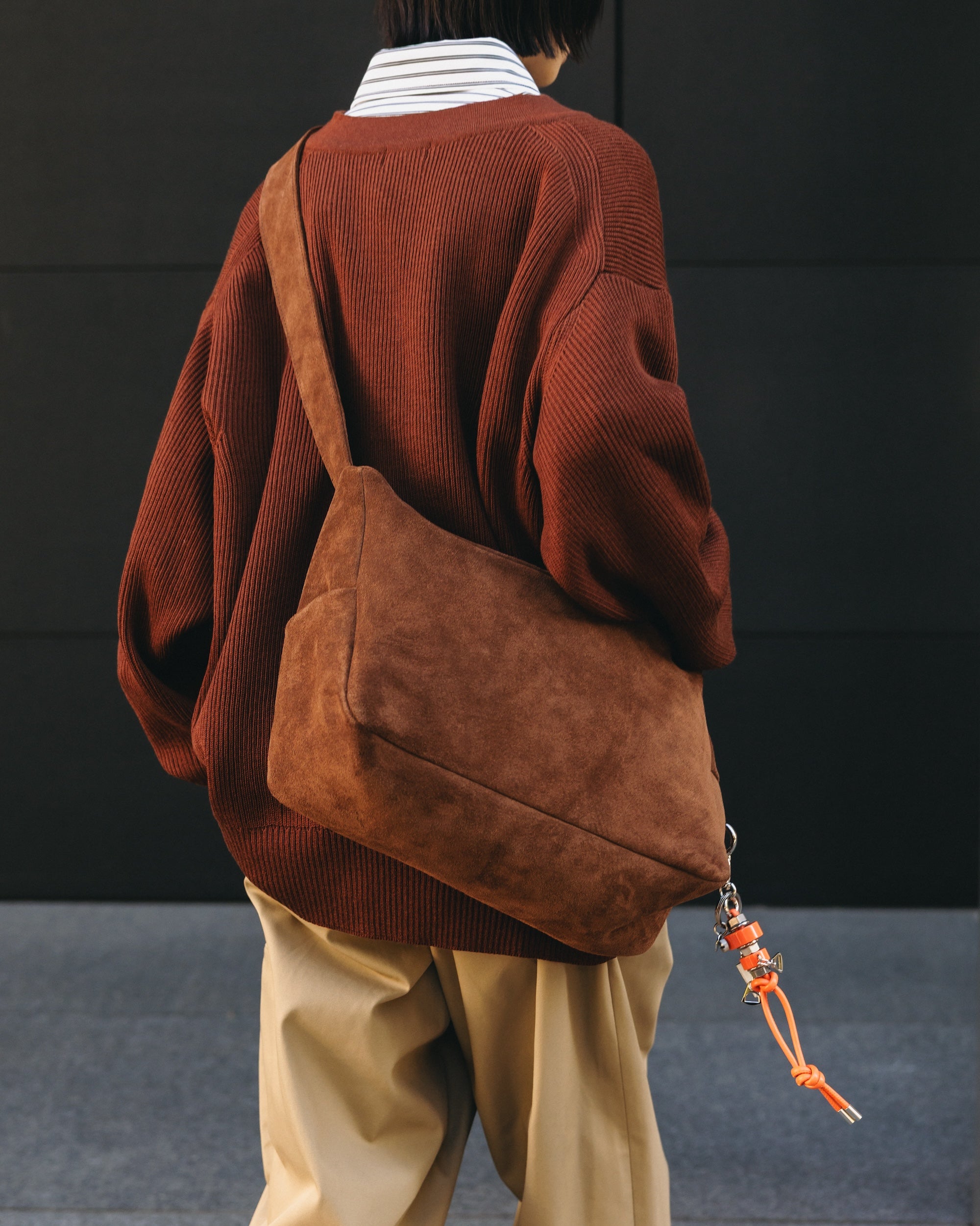【1.7 WED 20:00- IN STOCK】SUEDE HOLIDAY BAG (BROWN)