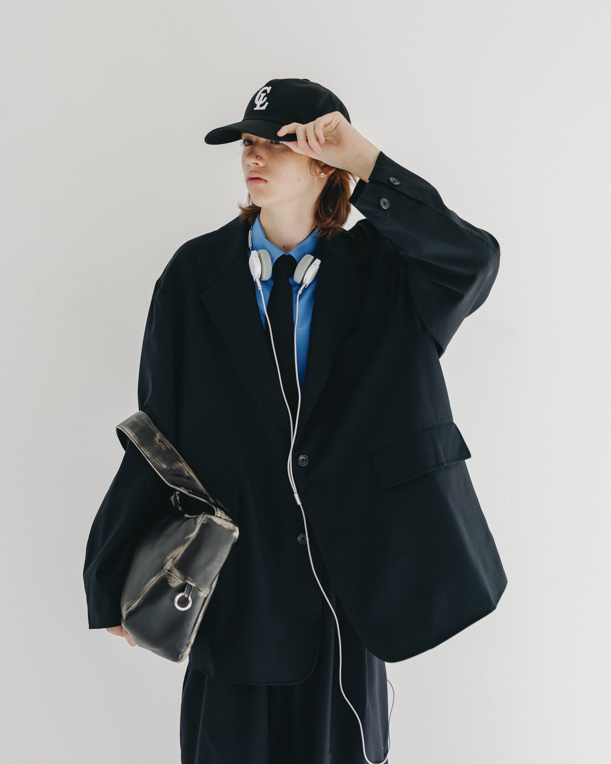 【9.6 SAT 20:00- IN STOCK】WOOL GABARDINE CITY UNIFORM TAILORED JACKET (BLACK)