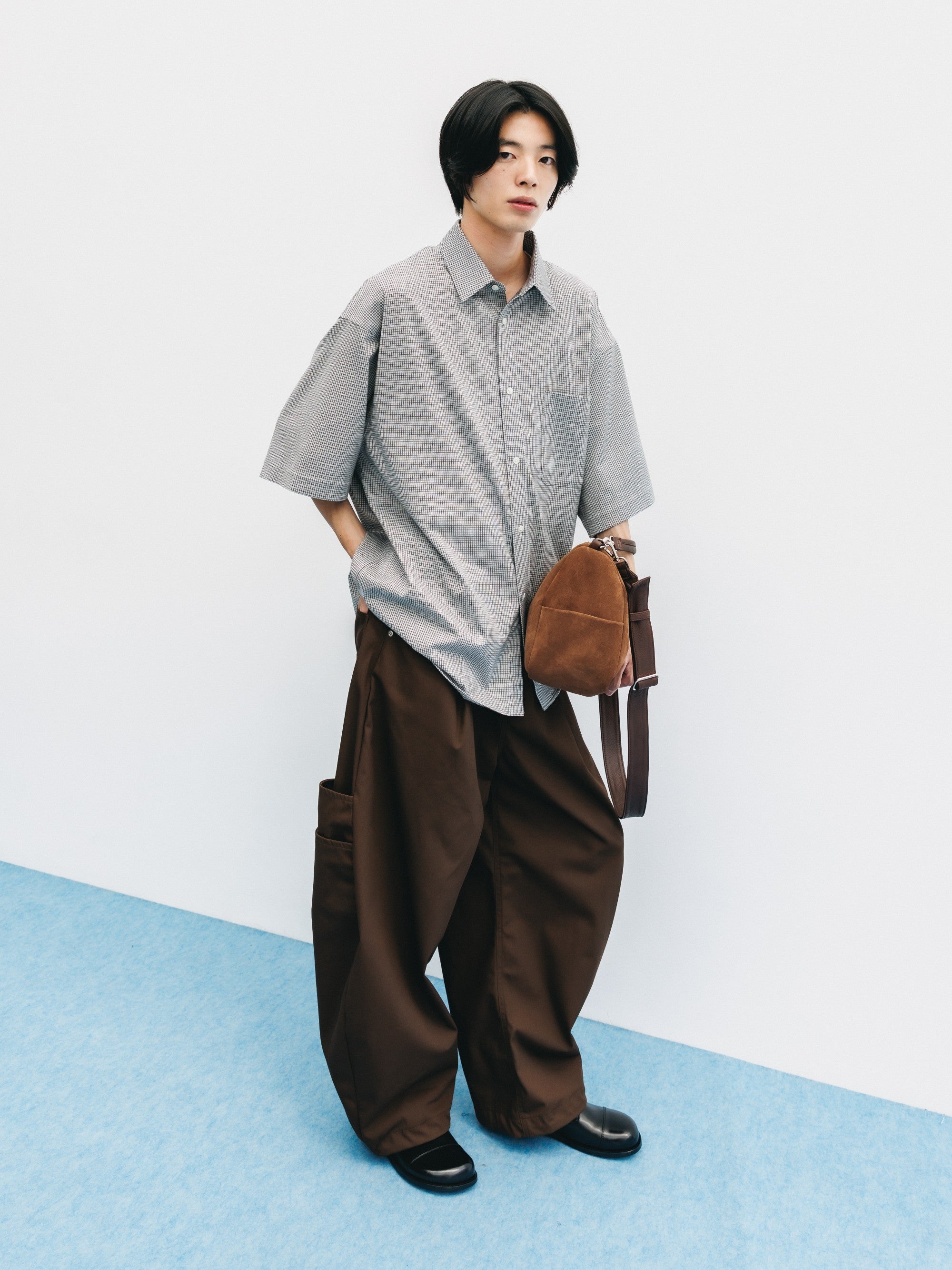 SUEDE DAYOFF BAG (BROWN)