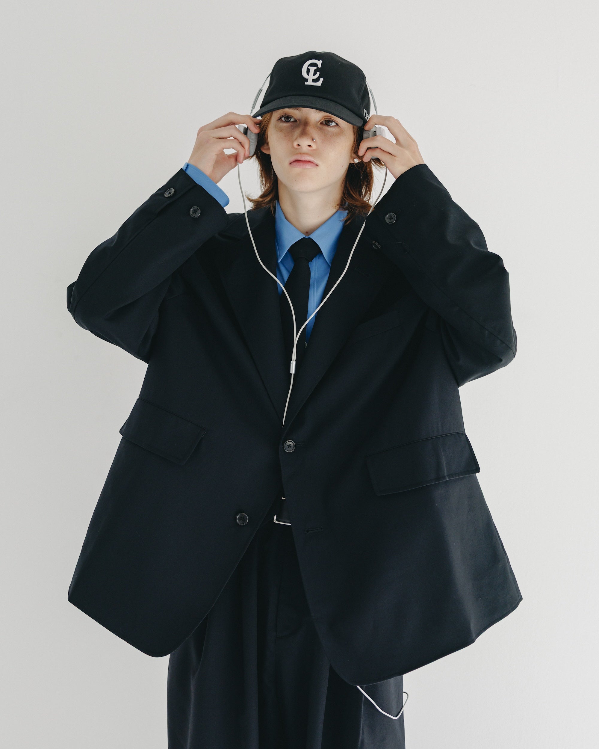 【9.6 SAT 20:00- IN STOCK】WOOL GABARDINE CITY UNIFORM TAILORED JACKET (BLACK)