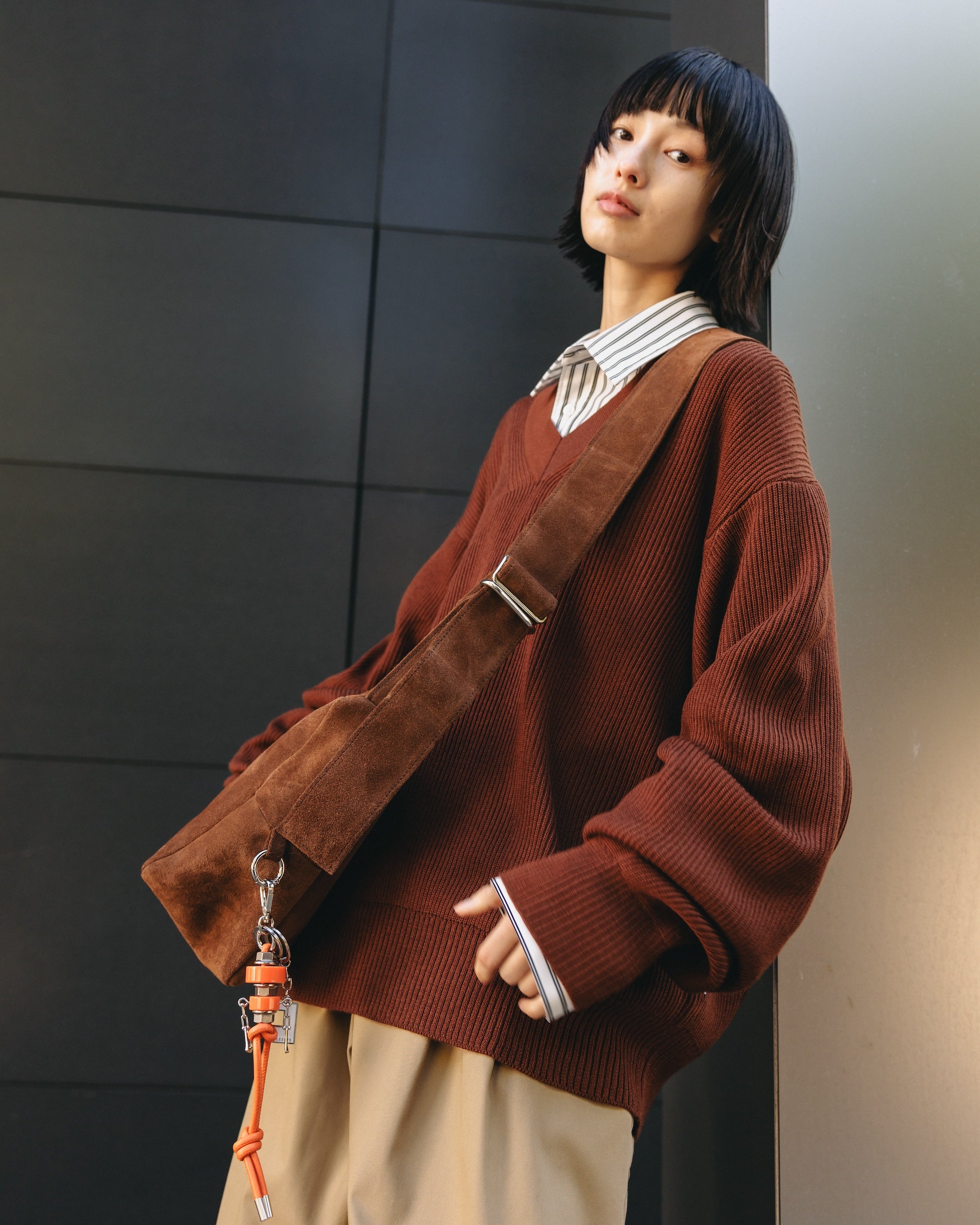 【1.7 WED 20:00- IN STOCK】SUEDE HOLIDAY BAG (BROWN)