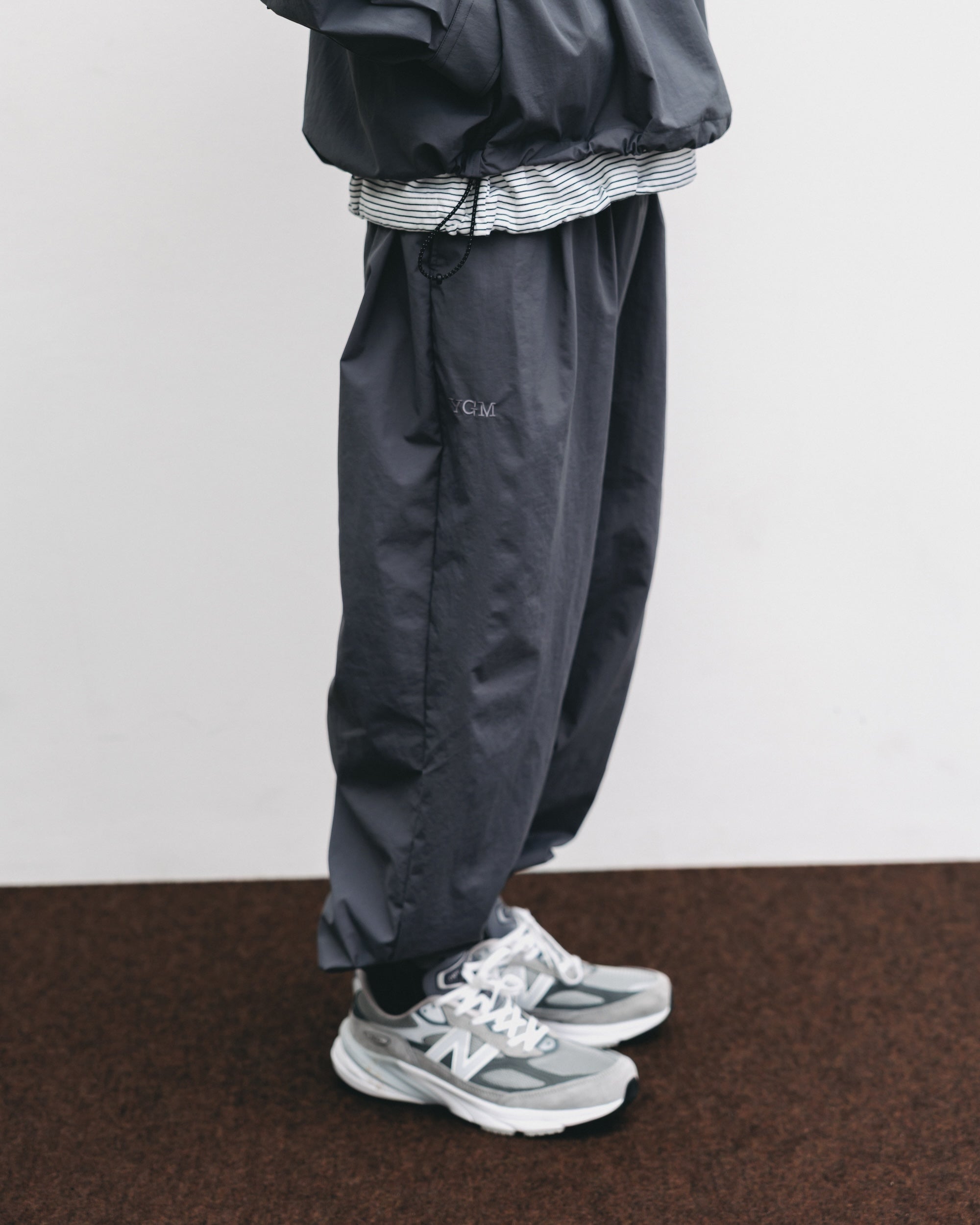 【10.15 WED 20:00- IN STOCK】WATER REPELLENT NYLON CITY UNIFORM WIDE TAPERED PANTS FOR YGM (GRAY×GRAY)