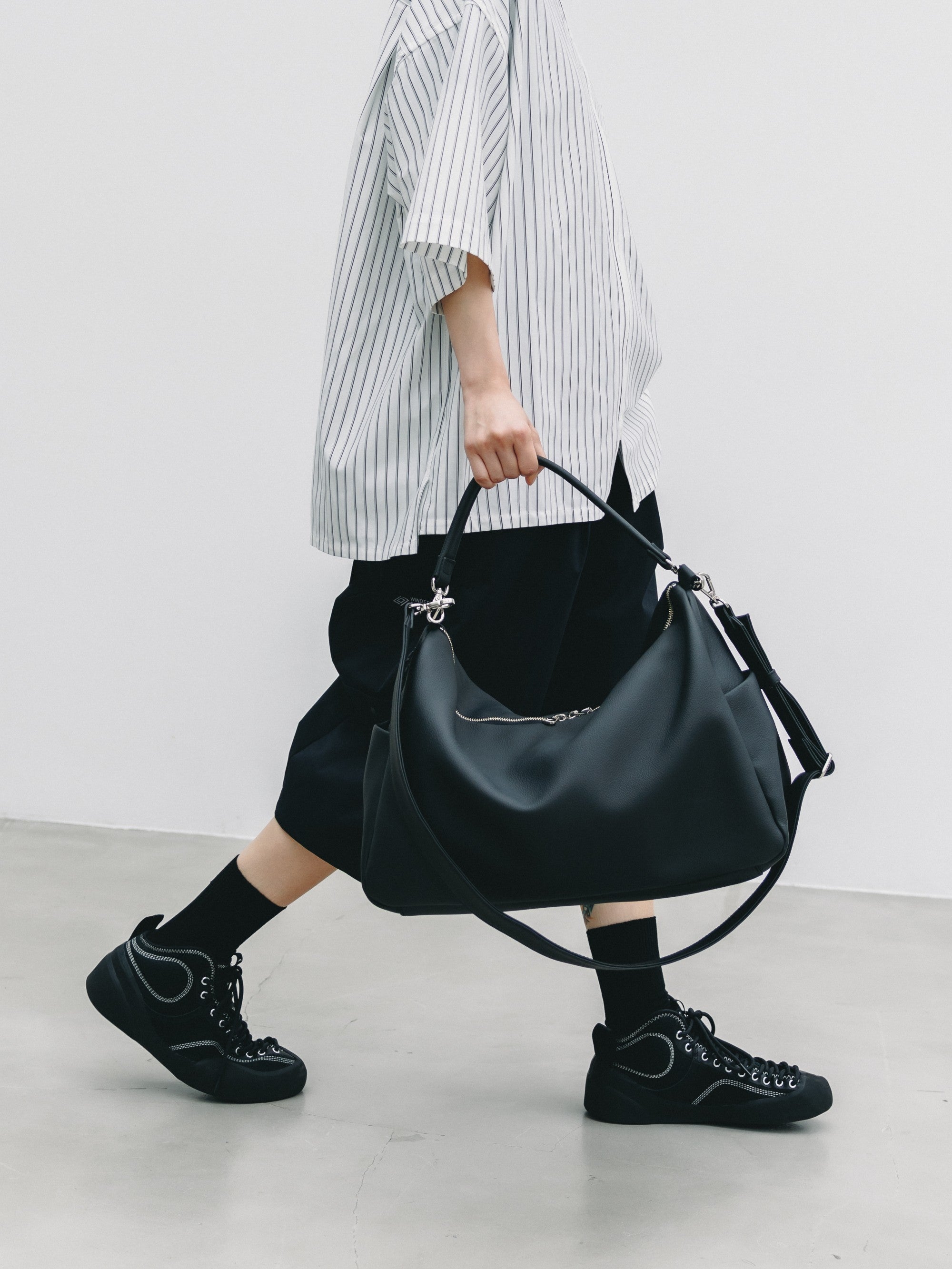 【8.15 SAT 20:00- IN STOCK】GRAIN LEATHER DAYOFF BAG LARGE