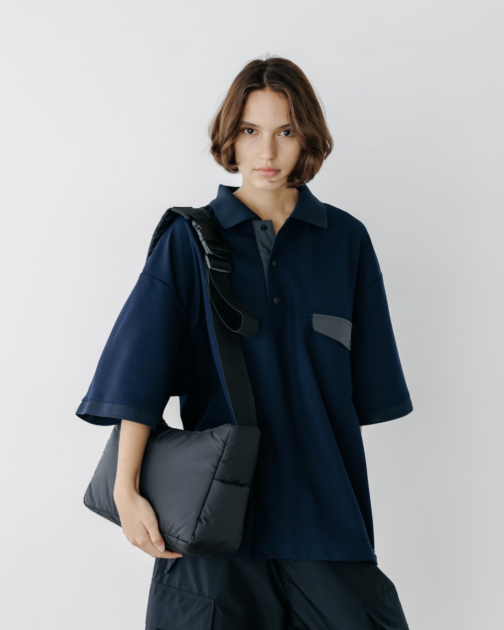【8.20 WED 20:00- IN STOCK】ACTIVE CITY S/S SNAP POLO SHIRT (NAVY)