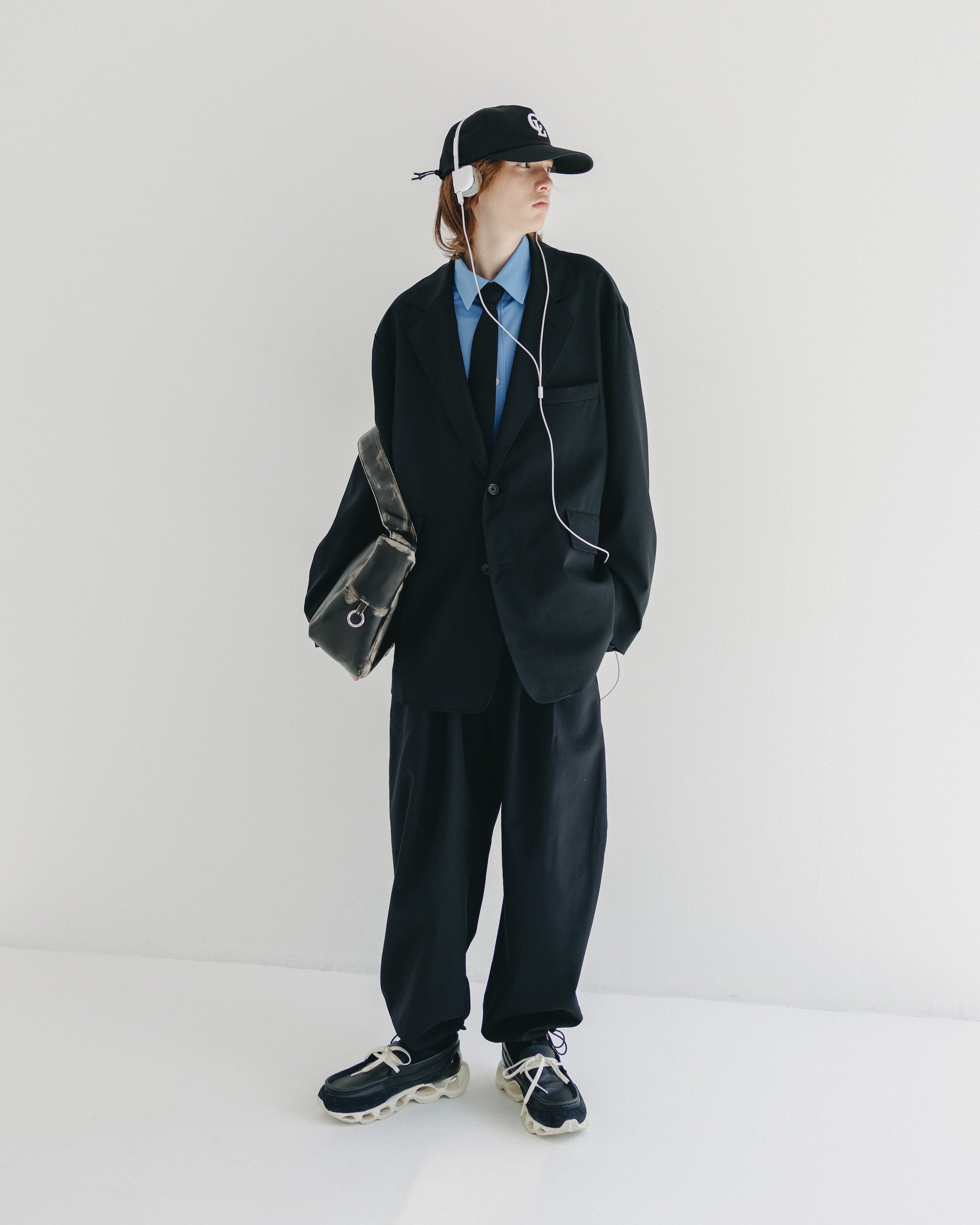 【9.6 SAT 20:00- IN STOCK】WOOL GABARDINE CITY UNIFORM TAILORED JACKET (BLACK)
