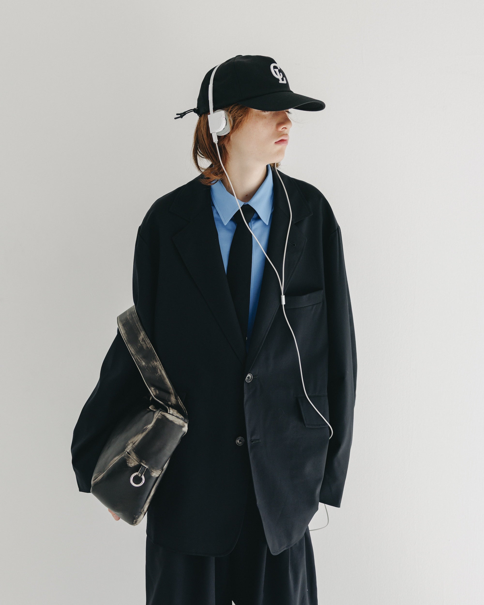 【9.6 SAT 20:00- IN STOCK】WOOL GABARDINE CITY UNIFORM TAILORED JACKET (BLACK)