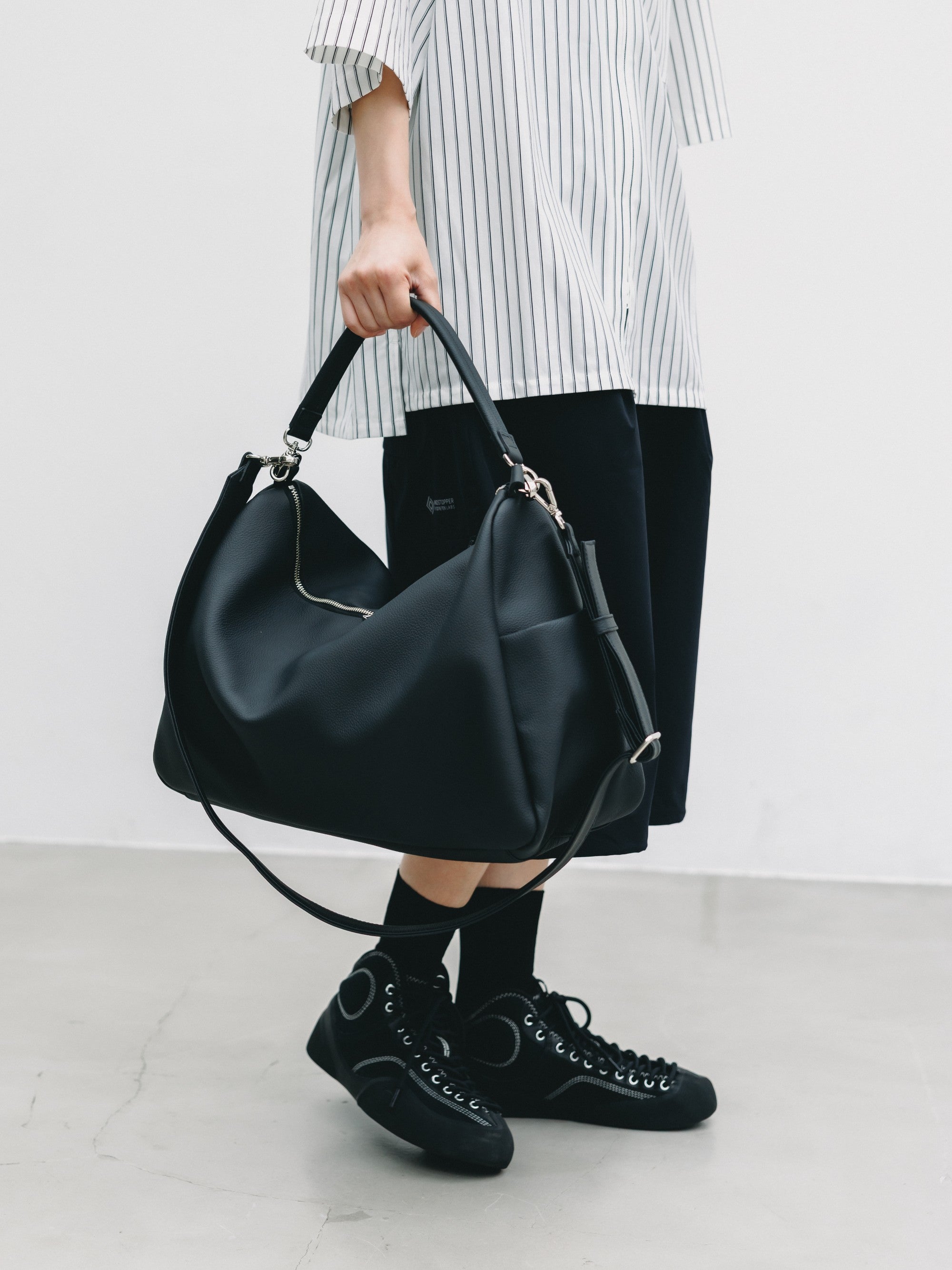 【8.15 SAT 20:00- IN STOCK】GRAIN LEATHER DAYOFF BAG LARGE