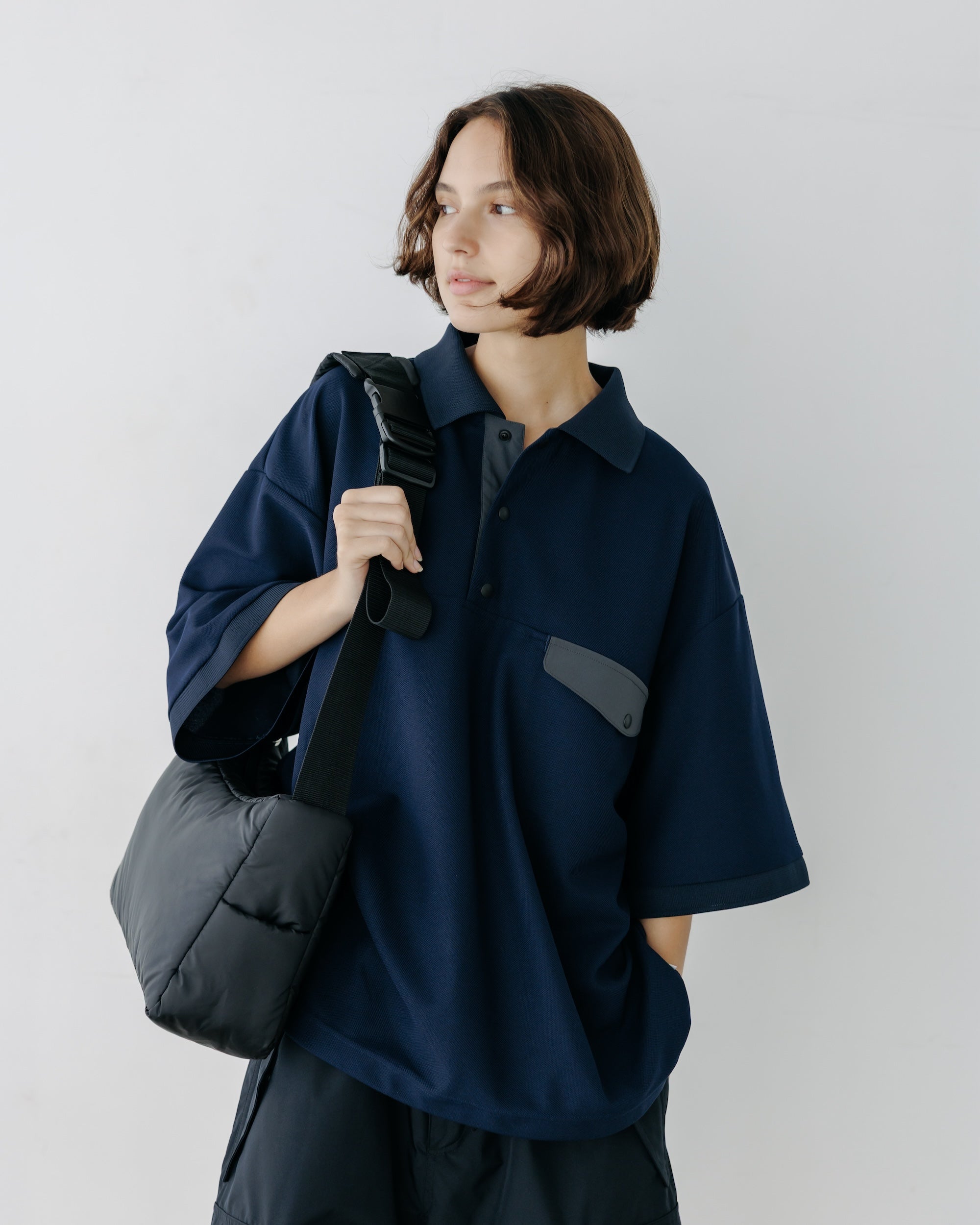 【8.20 WED 20:00- IN STOCK】ACTIVE CITY S/S SNAP POLO SHIRT (NAVY)