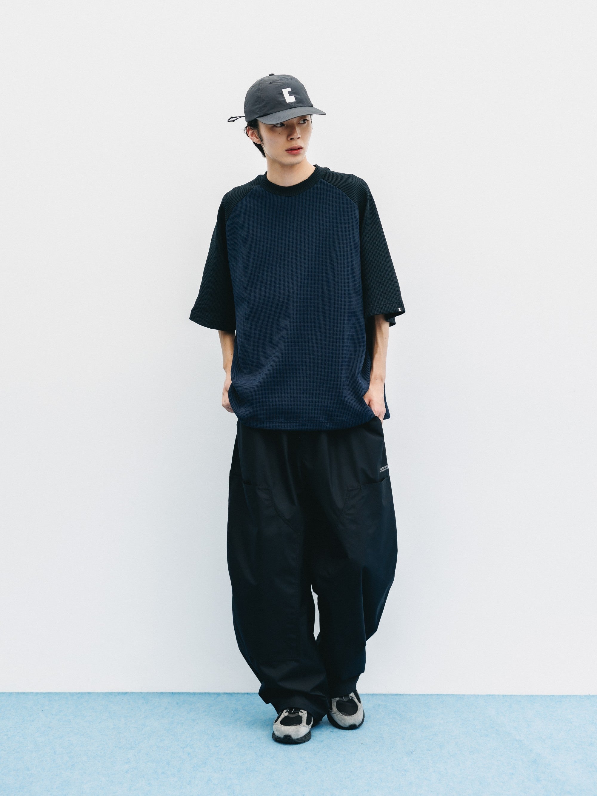 【6.3 WED 20:00- IN STOCK】CITY LIGHT THERMAL RAGLAN S/S T-SHIRT WITH DRAWSTRINGS (NAVY×BLACK)