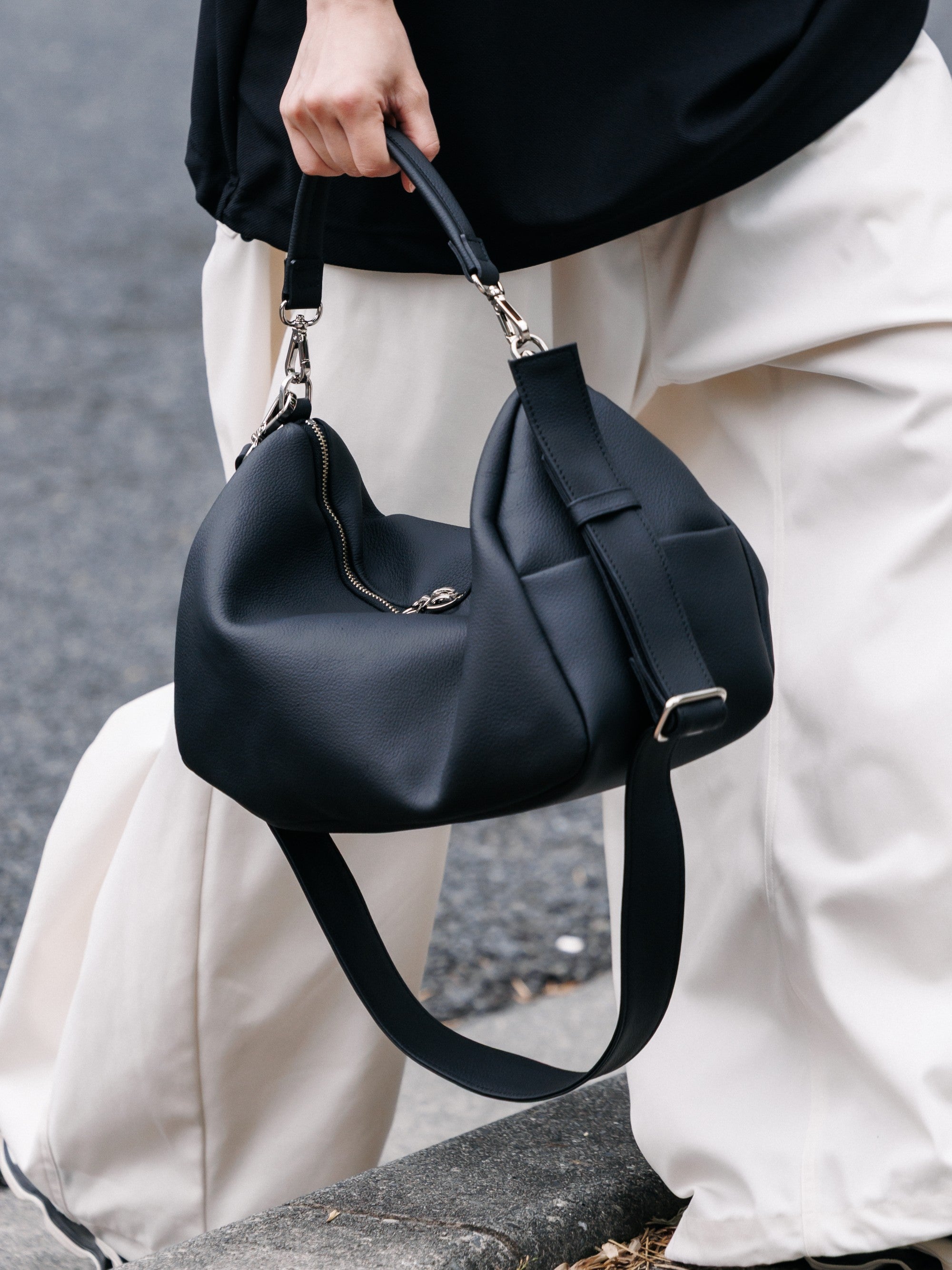【8.15 SAT 20:00- IN STOCK】GRAIN LEATHER DAYOFF BAG (BLACK)