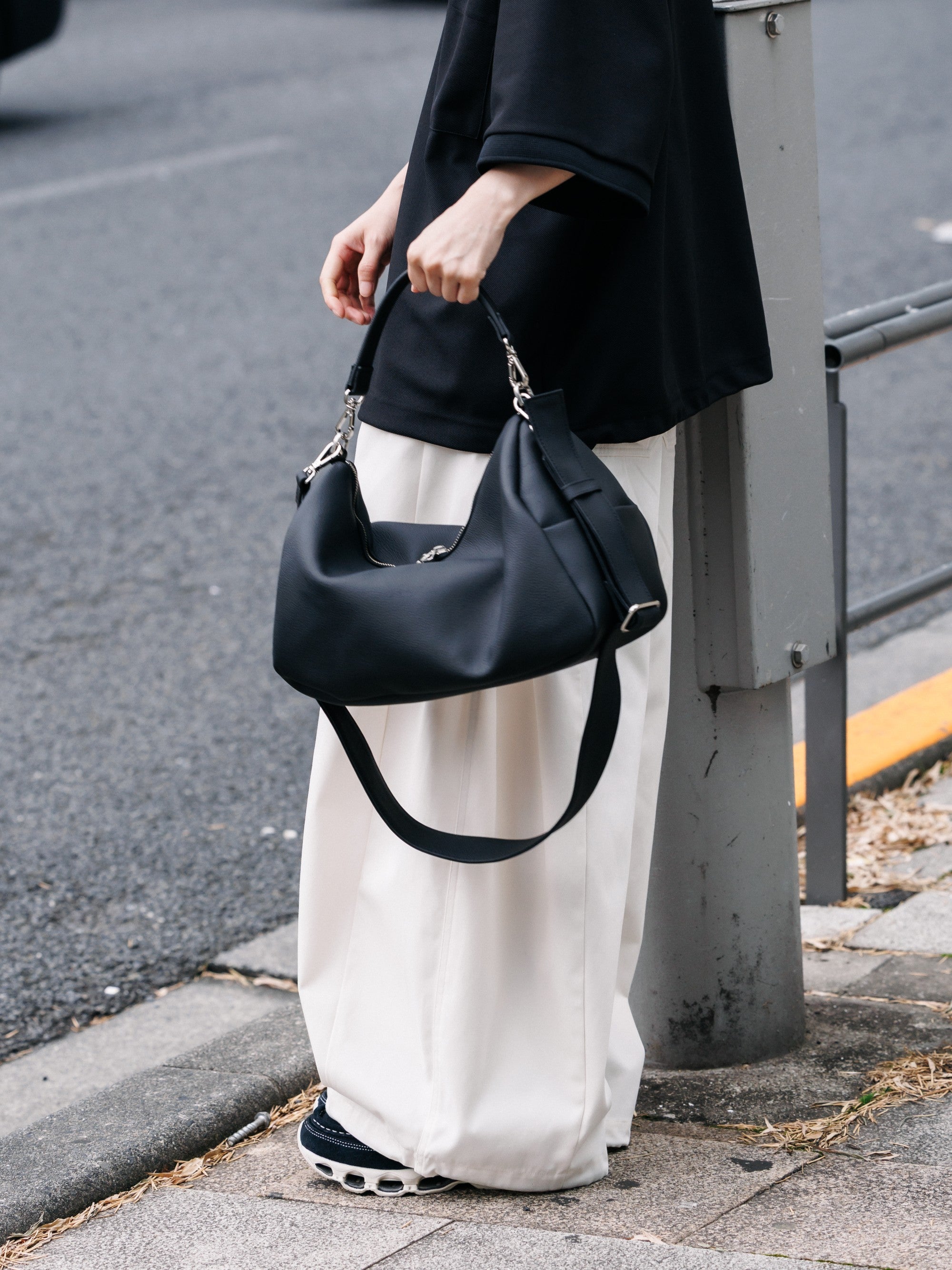 【8.15 SAT 20:00- IN STOCK】GRAIN LEATHER DAYOFF BAG (BLACK)