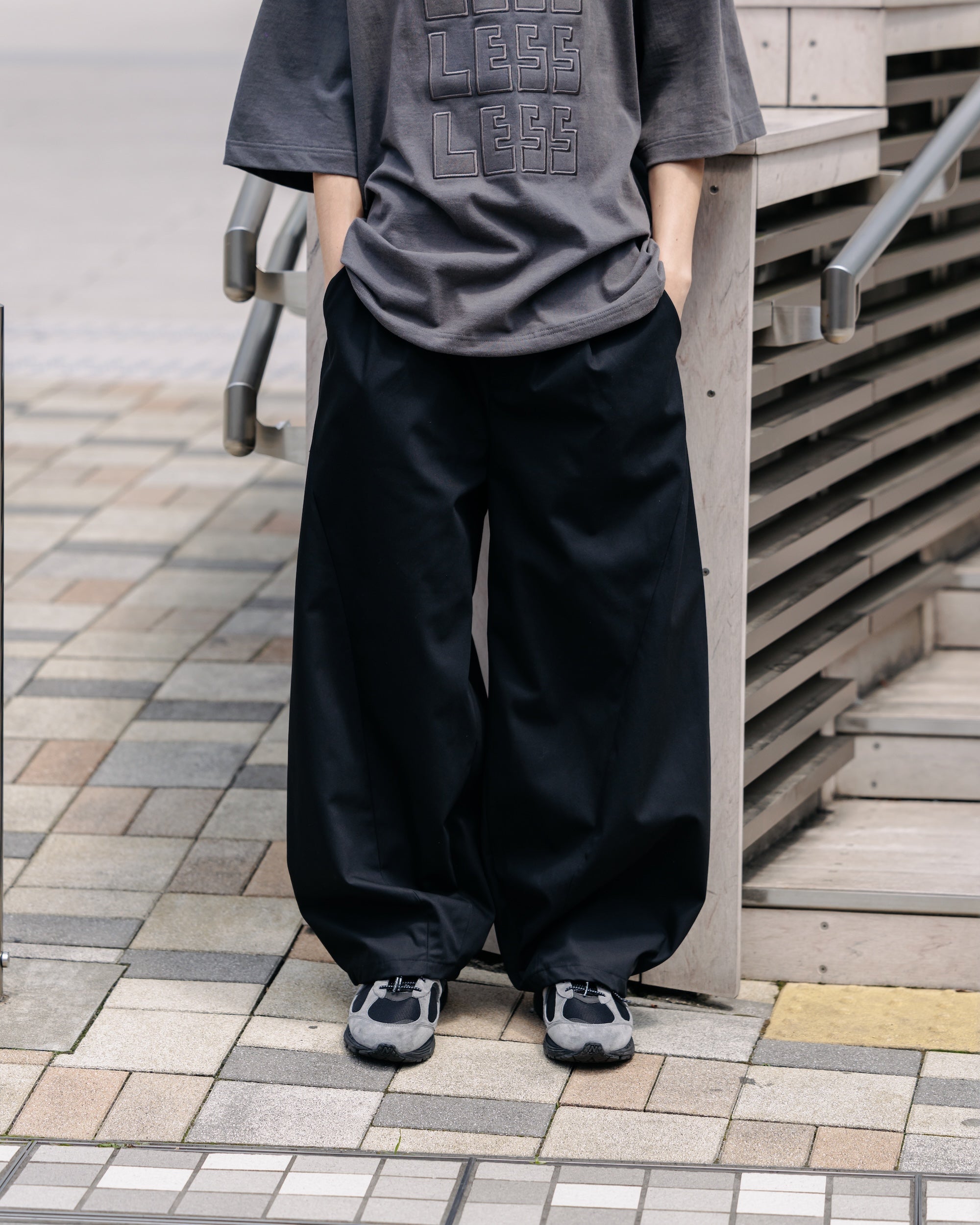 【5.17 SAT 20:00- IN STOCK】MASSIVE TWISTED PANTS (BLACK)