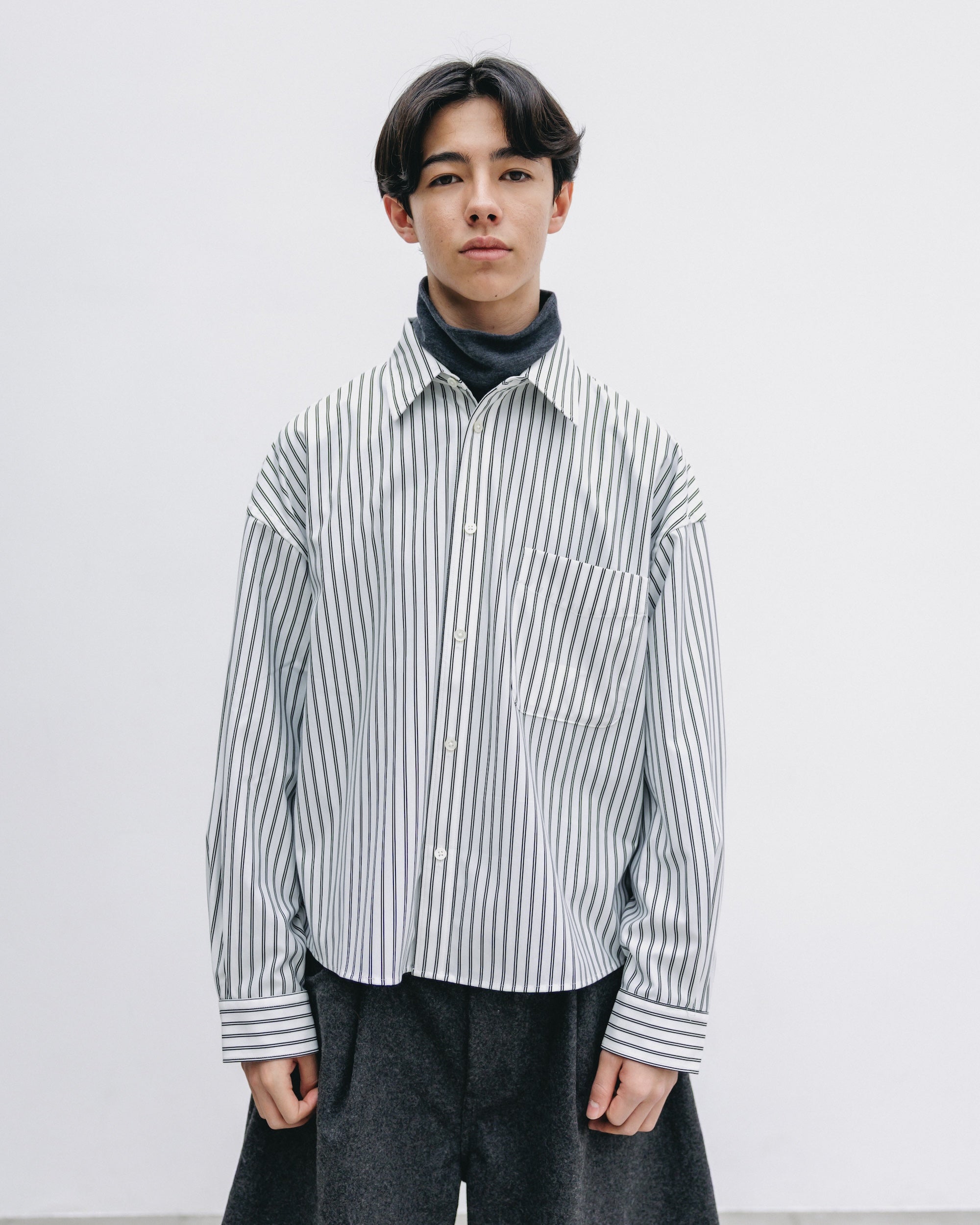 【12.6 SAT 20:00- IN STOCK】46G KNIT CROPPED LENGTH EVERYDAY L/S SHIRT (WHITE STRIPE)