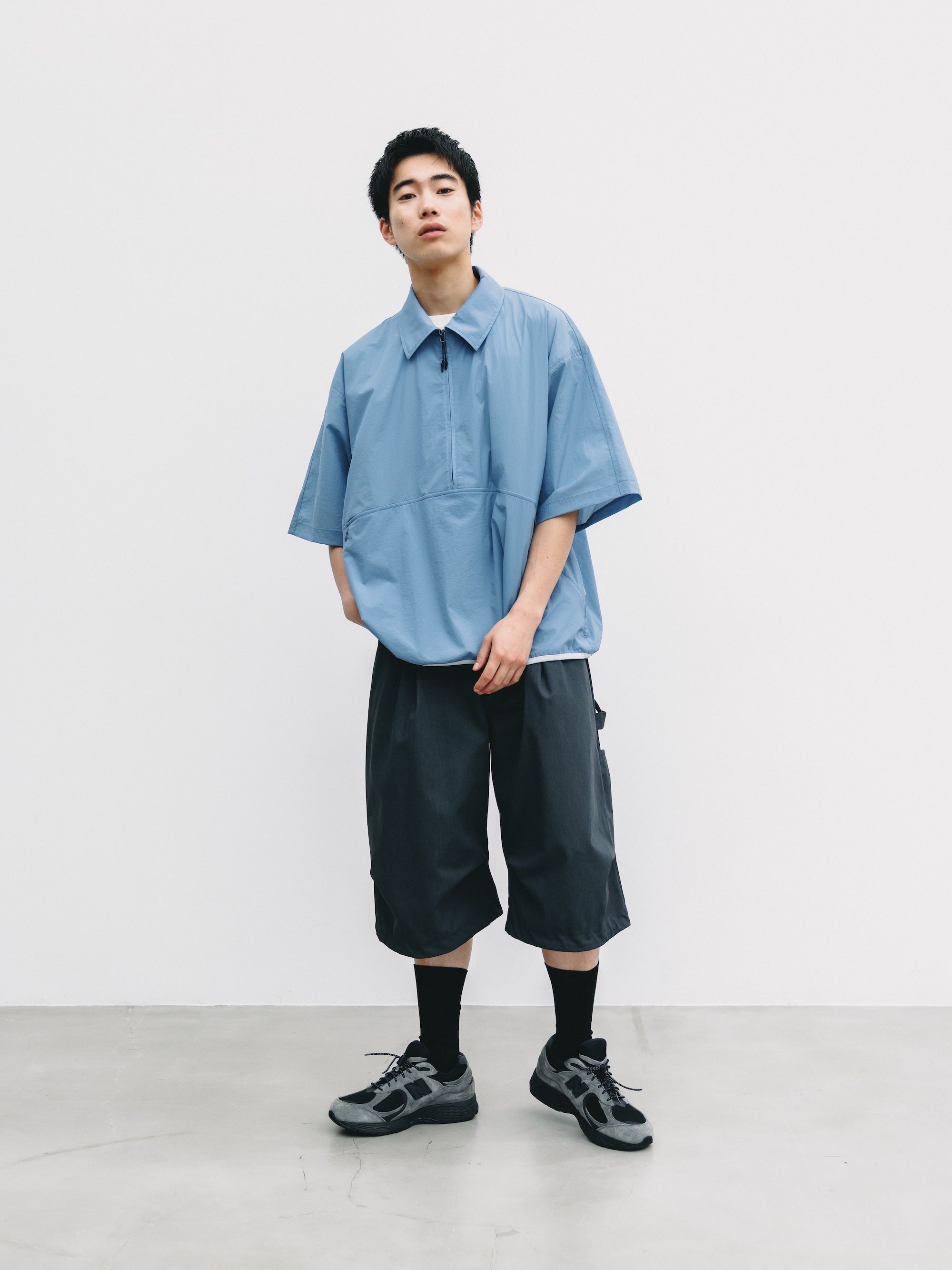 T/C GABARDINE CITY MASSIVE UTILITY CROPPED PANTS (CHARCOAL)