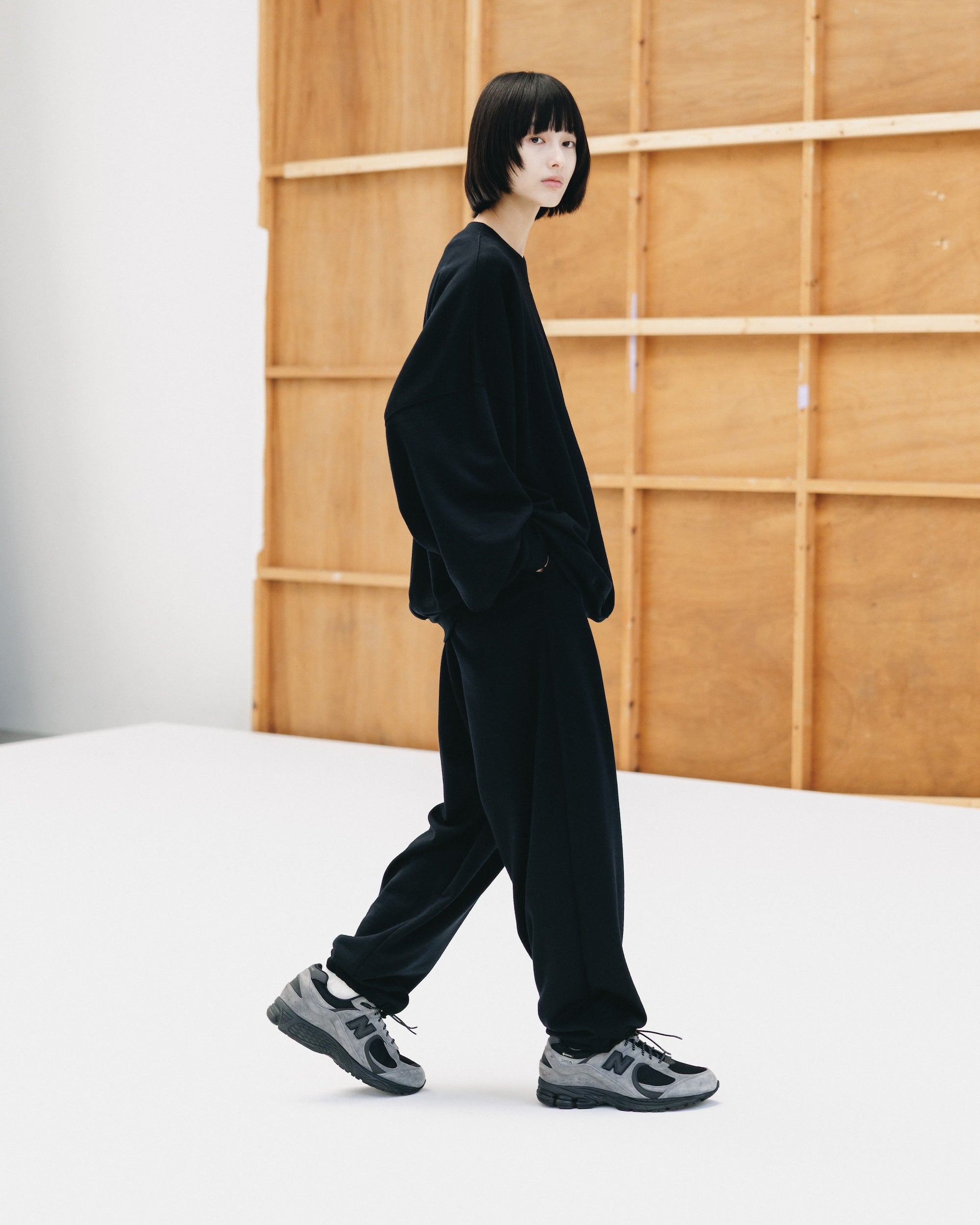 WOOL SWEAT WIDE TAPERED PANTS (BLACK)