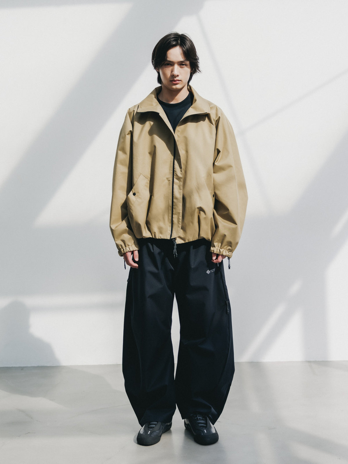 【10.17 SAT 20:00- IN STOCK】 +phenix WINDSTOPPER® by GORE-TEX LABS TWILL CITY STAND BALLOON UTILITY JACKET (CAMEL BEIGE)