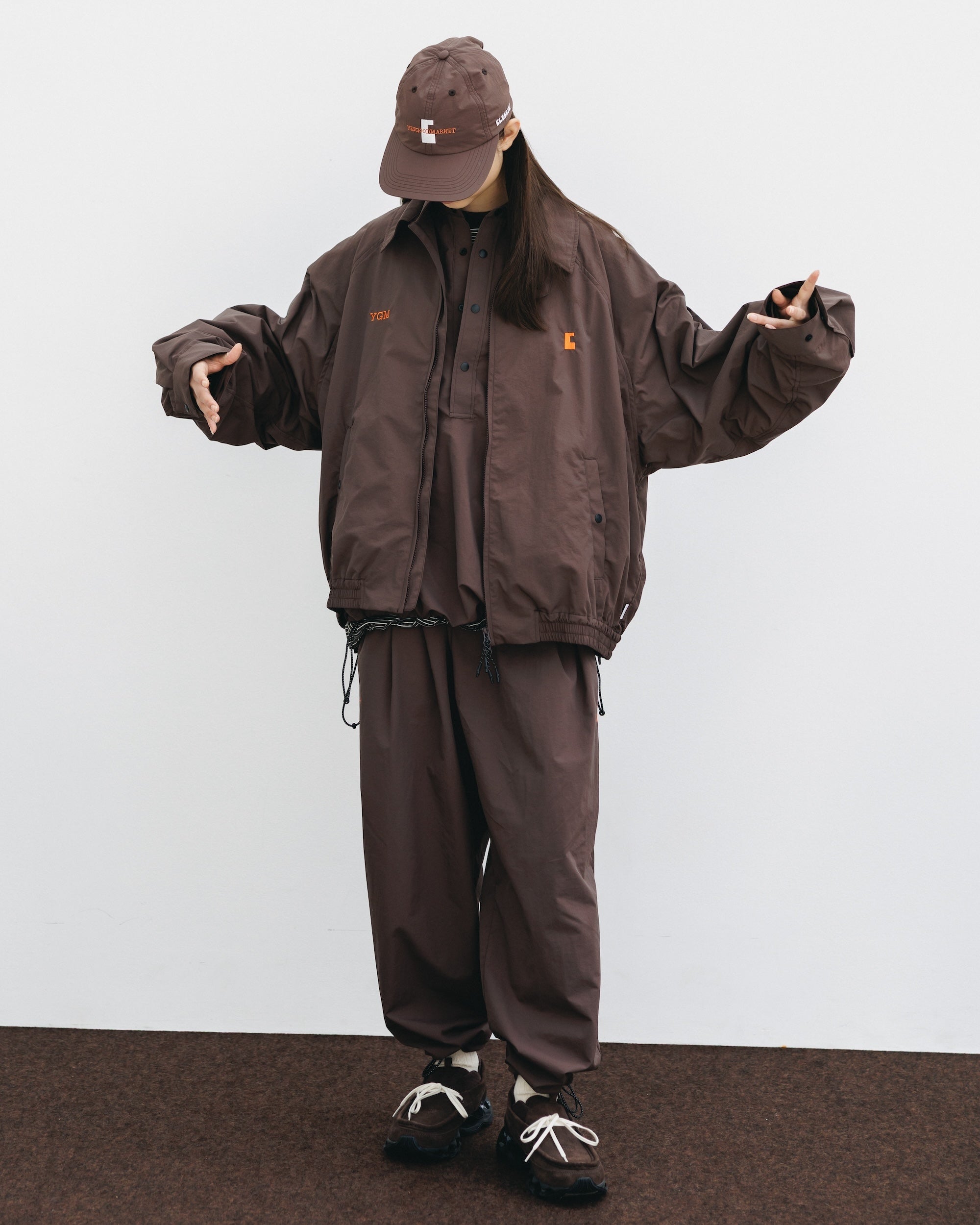 【10.15 WED 20:00- IN STOCK】WATER REPELLENT NYLON CITY UNIFORM WIDE TAPERED PANTS FOR YGM (BROWN×ORANGE)