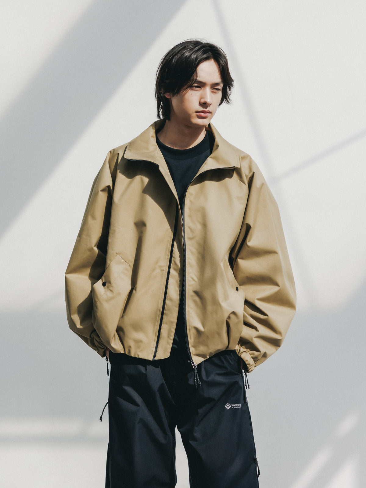 【10.17 SAT 20:00- IN STOCK】 +phenix WINDSTOPPER® by GORE-TEX LABS TWILL CITY STAND BALLOON UTILITY JACKET (CAMEL BEIGE)