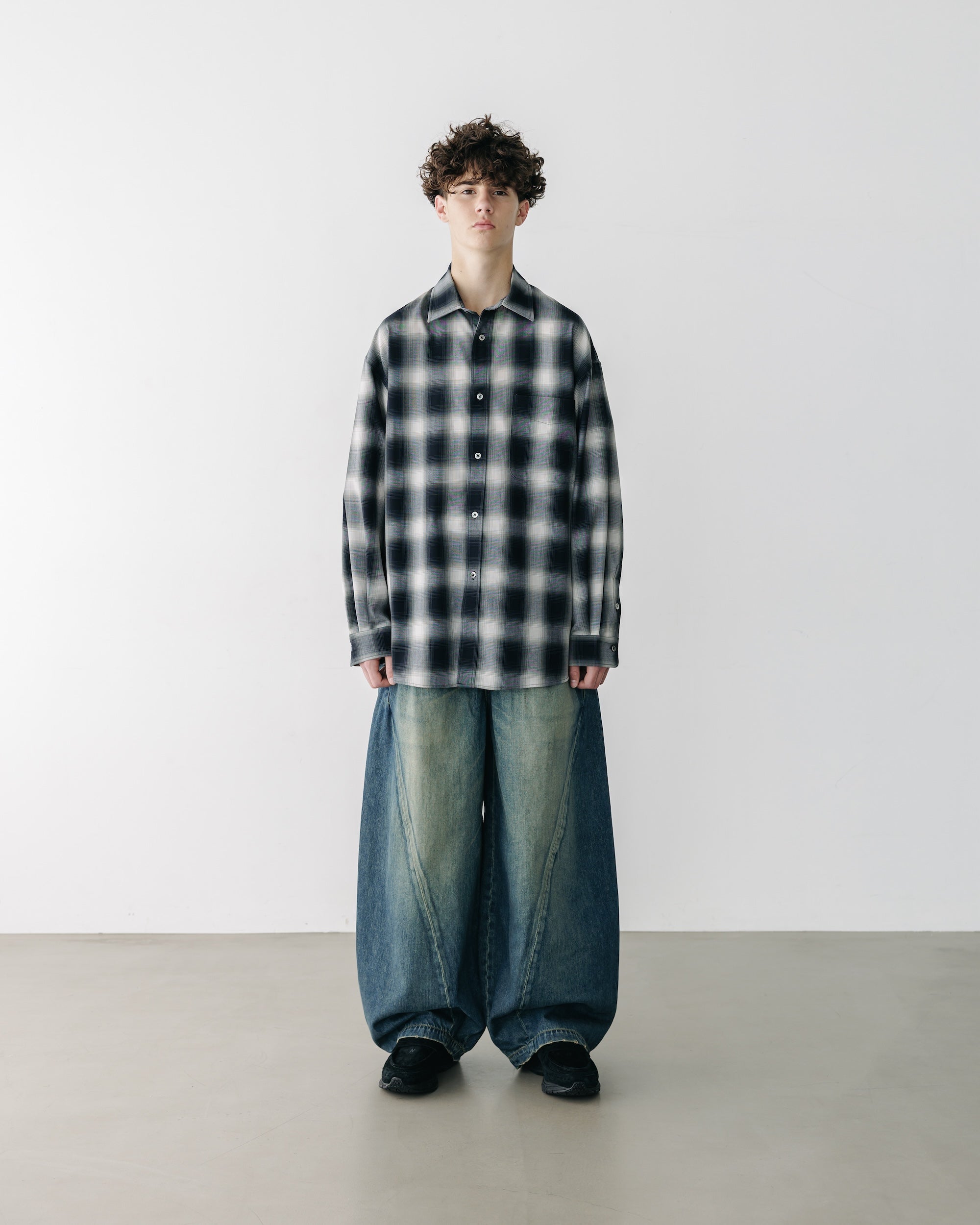 VINTAGE DYED SELVEDGE DENIM MASSIVE TWISTED PANTS (VINTAGE INDIGO)