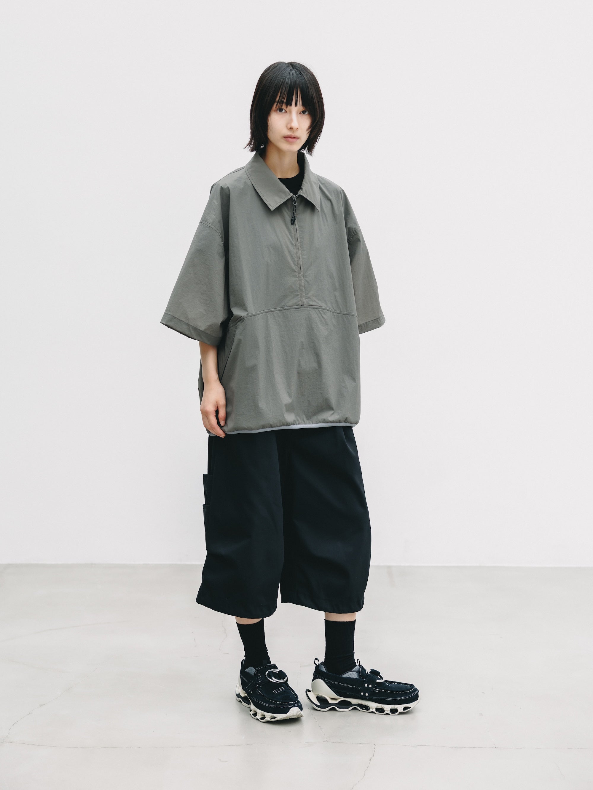 【6.20 SAT 20:00- IN STOCK】HALF ZIP TRAIL S/S SHIRT (CARBON GRAY)