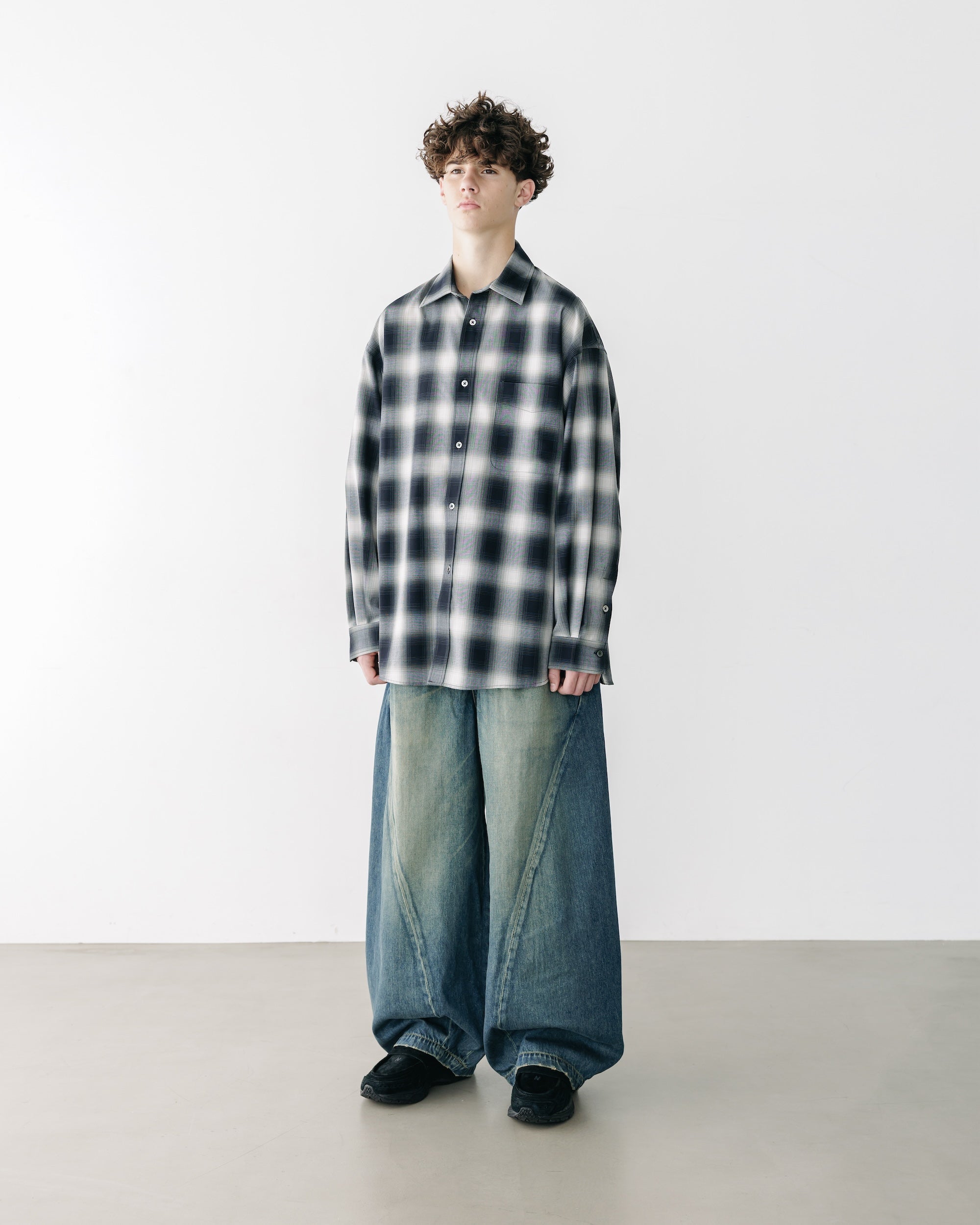 VINTAGE DYED SELVEDGE DENIM MASSIVE TWISTED PANTS (VINTAGE INDIGO)