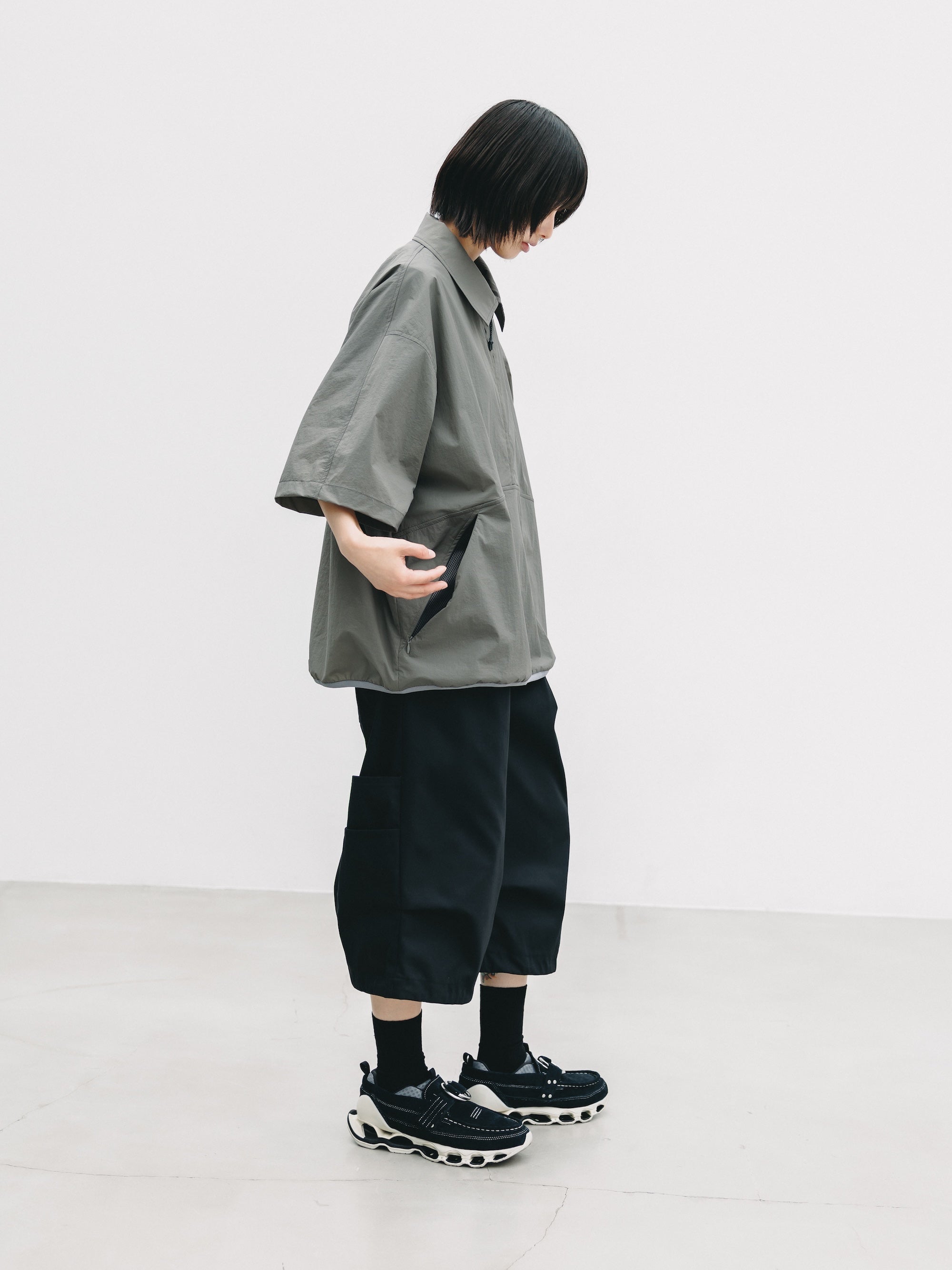 T/C GABARDINE CITY MASSIVE UTILITY CROPPED PANTS (BLACK)