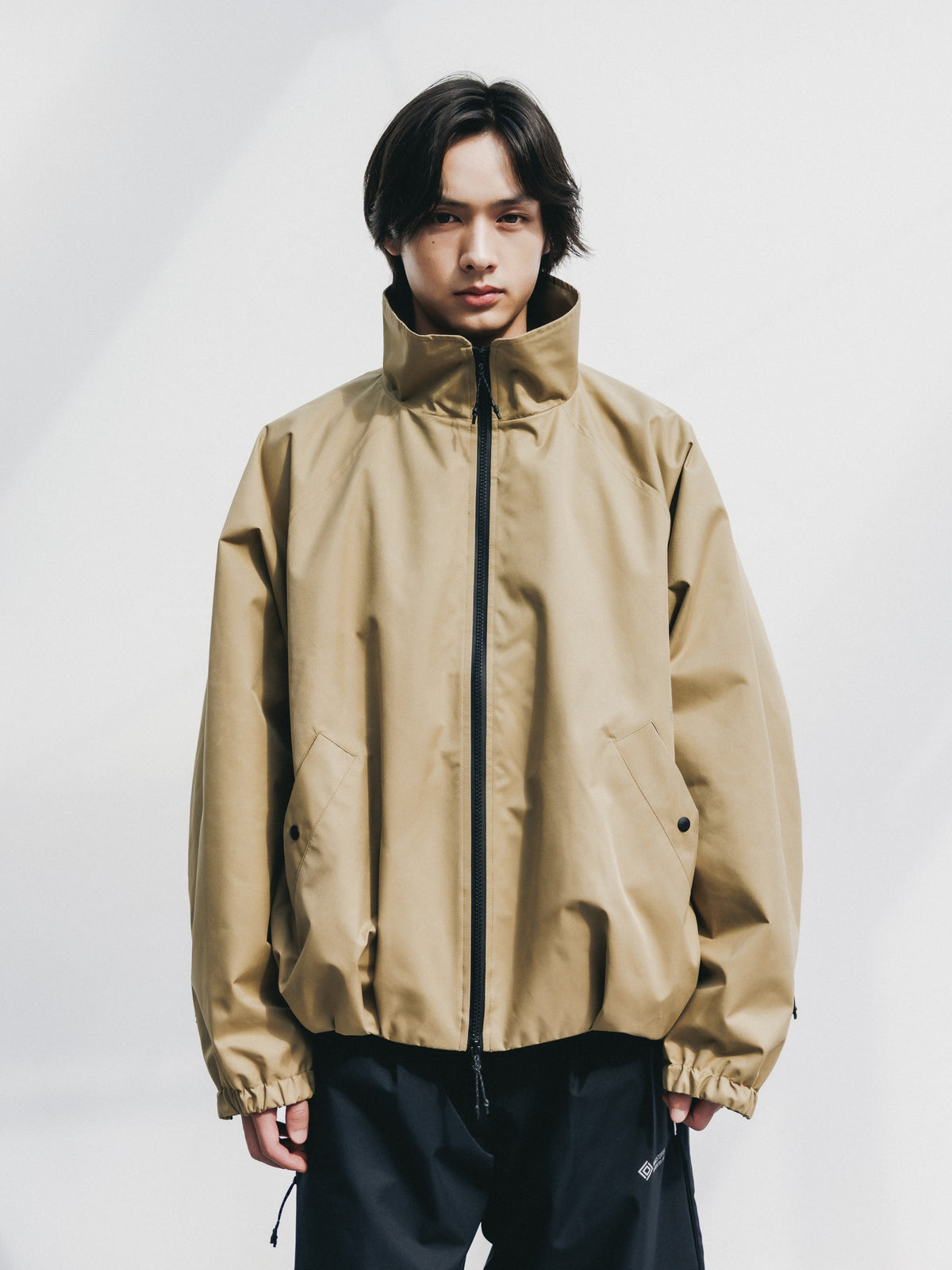 【10.17 SAT 20:00- IN STOCK】 +phenix WINDSTOPPER® by GORE-TEX LABS TWILL CITY STAND BALLOON UTILITY JACKET (CAMEL BEIGE)