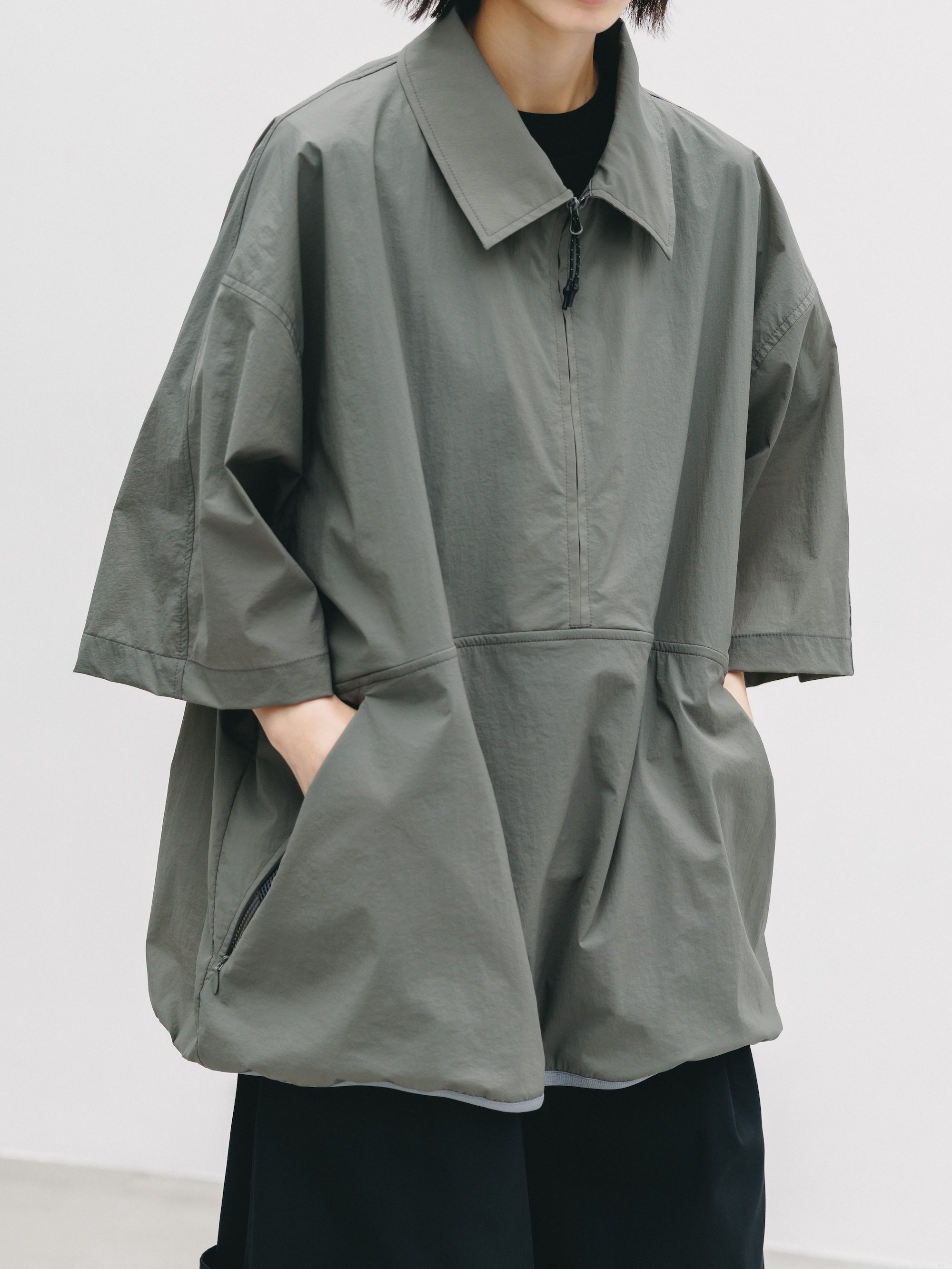【6.20 SAT 20:00- IN STOCK】HALF ZIP TRAIL S/S SHIRT (CARBON GRAY)