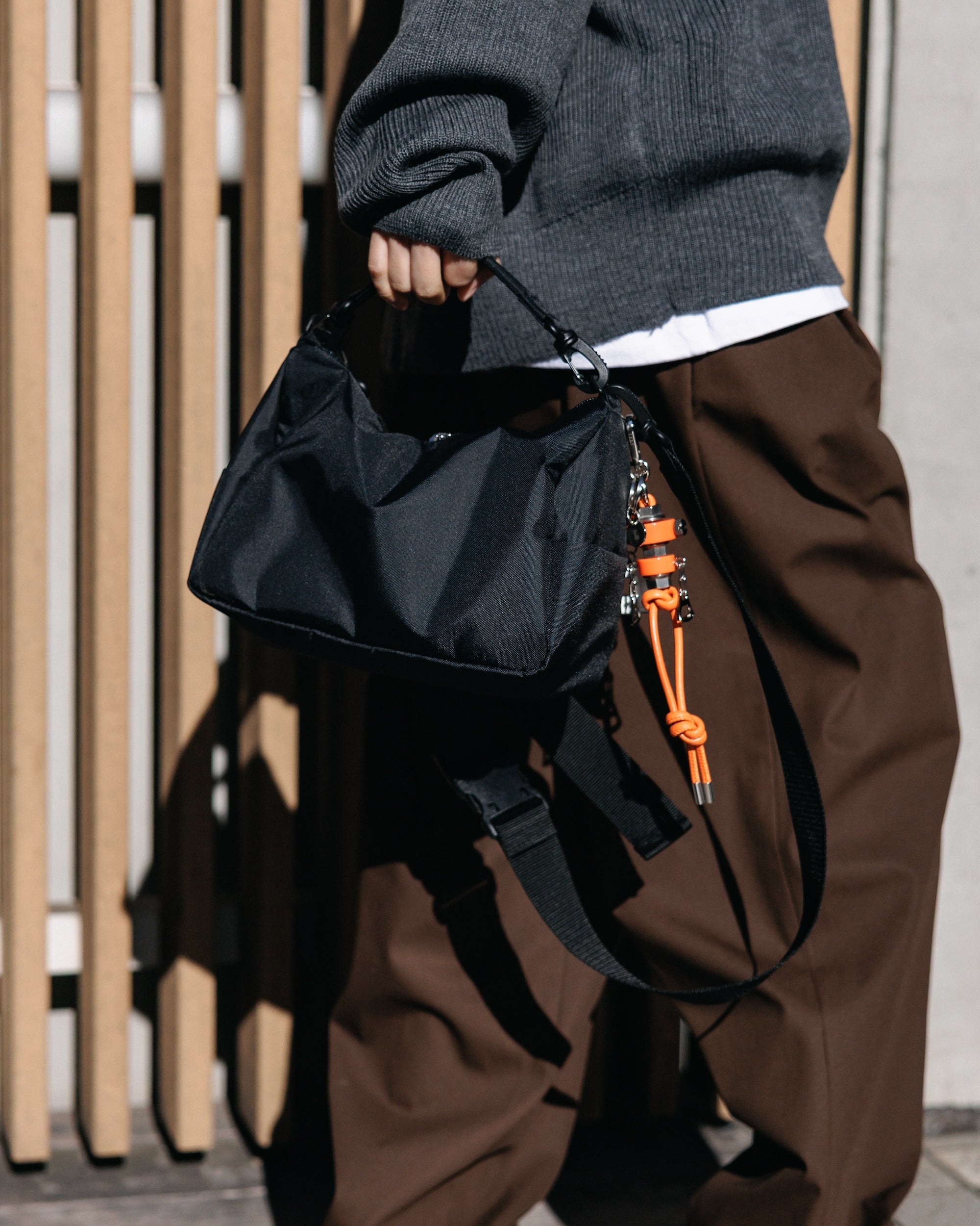 【12.17 WED 20:00- IN STOCK】【EX.】CRISTY ROBOT KNOT CHARM BY ITTI (ORANGE)