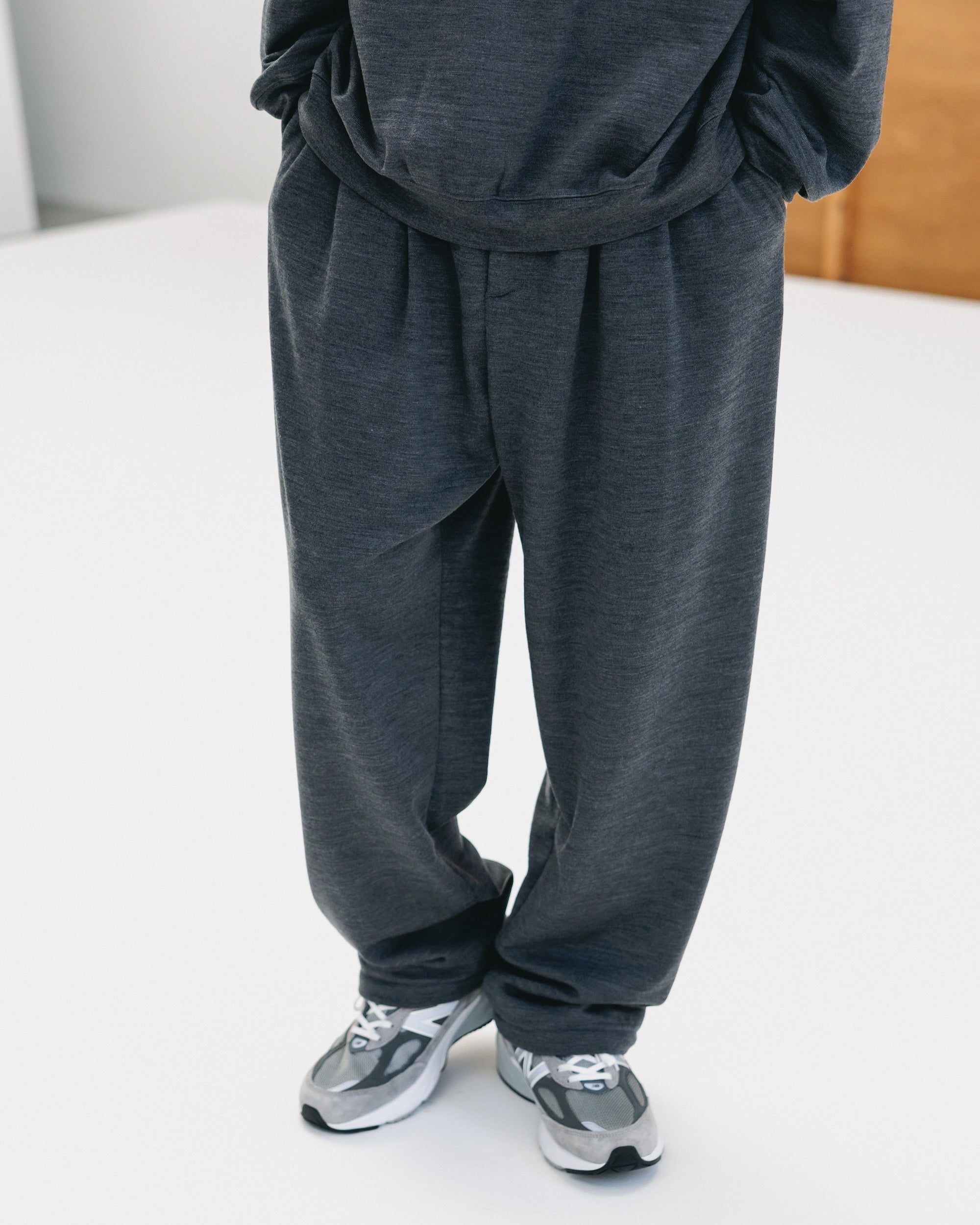 WOOL SWEAT WIDE TAPERED PANTS (GRAY)