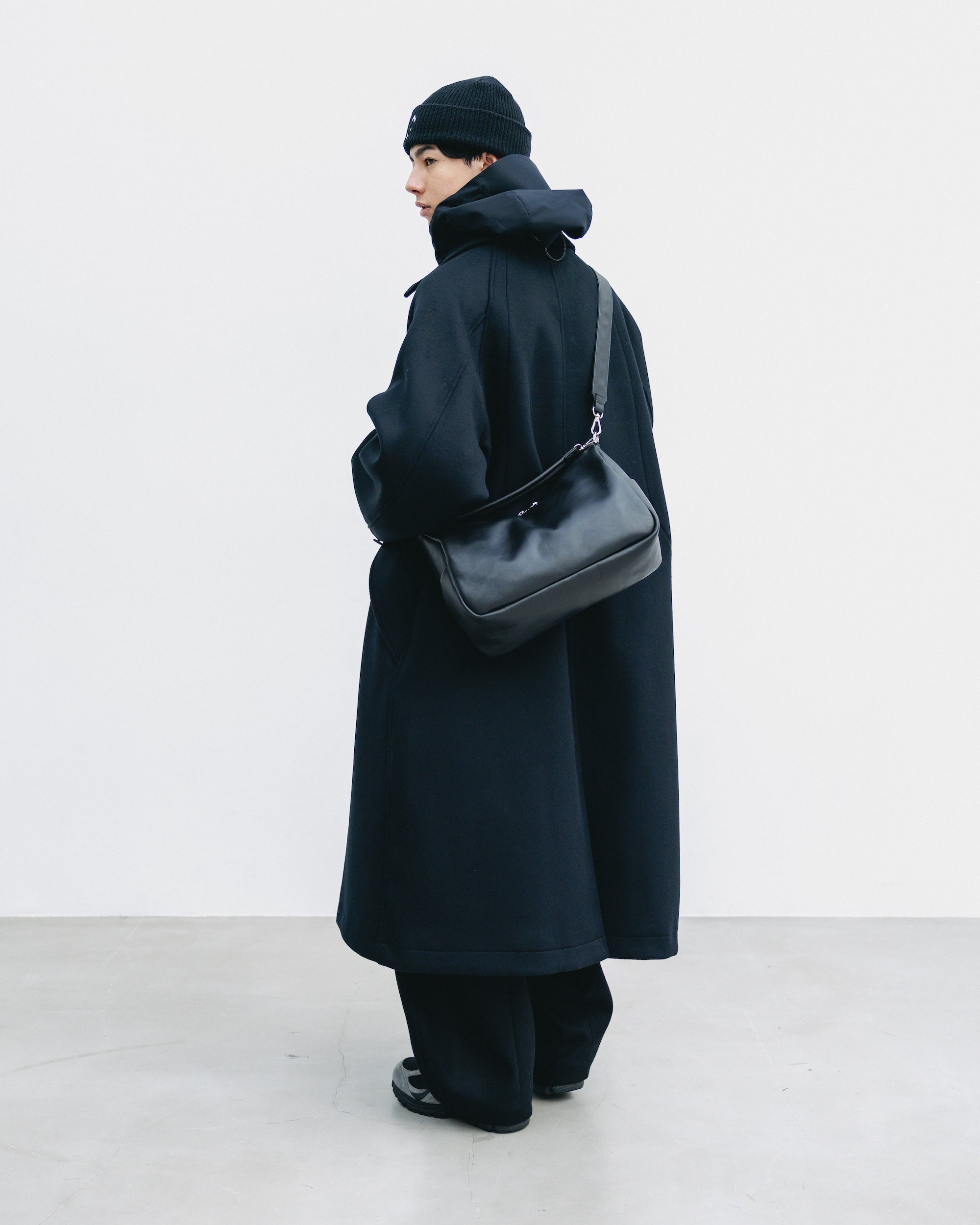 LEATHER DAYOFF BAG (BLACK)