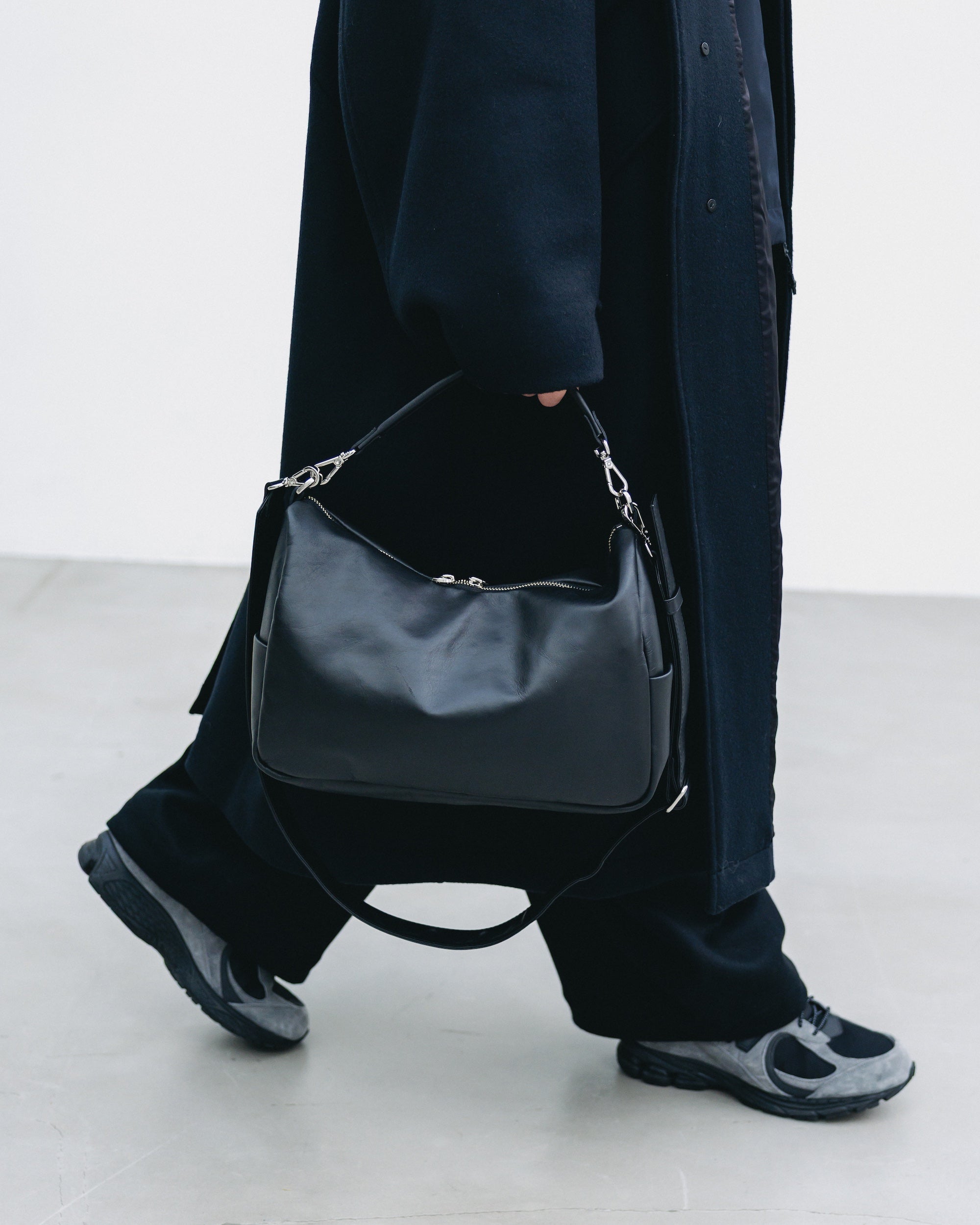 LEATHER DAYOFF BAG (BLACK)