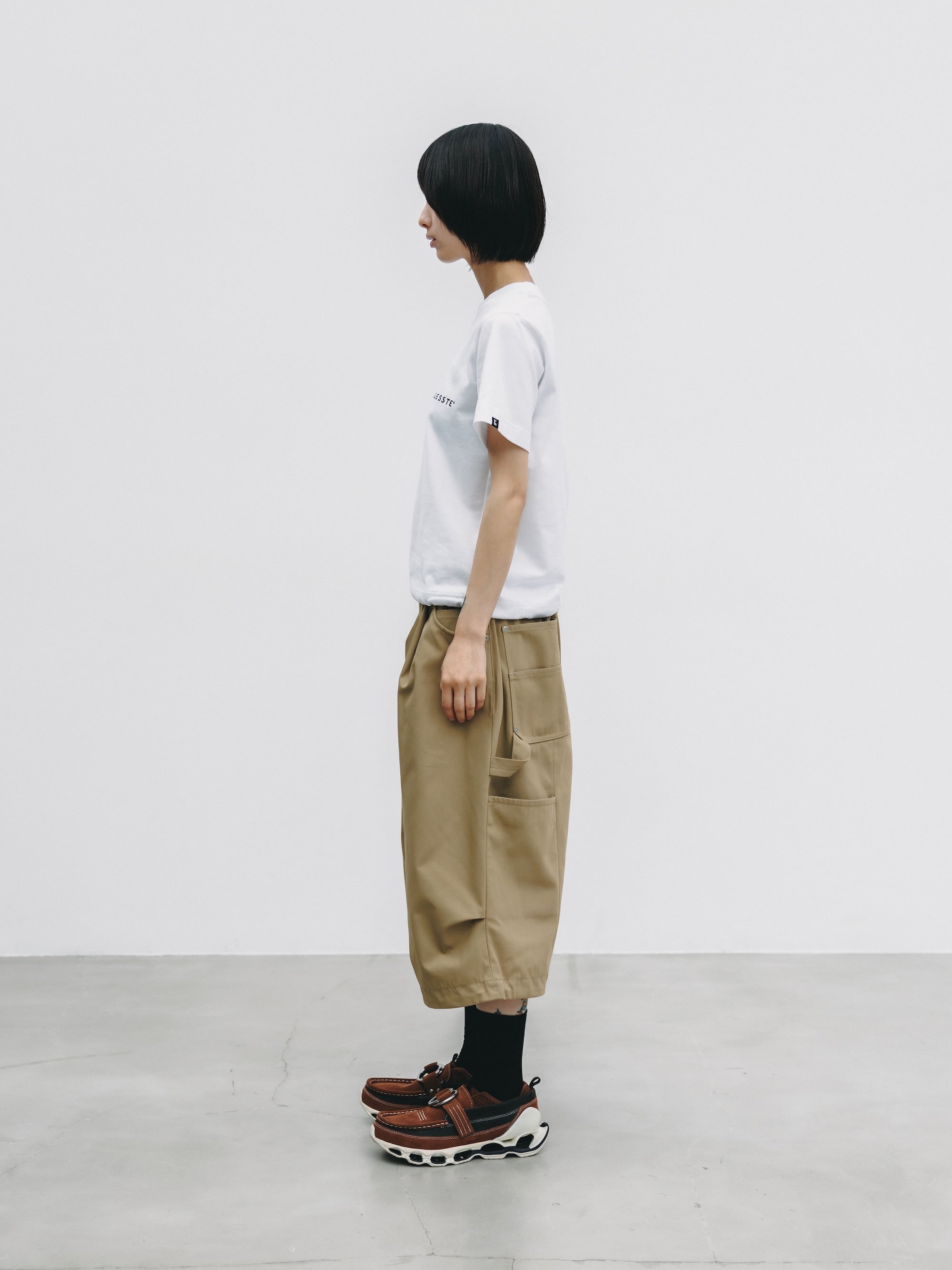 T/C GABARDINE CITY MASSIVE UTILITY CROPPED PANTS (BEIGE)