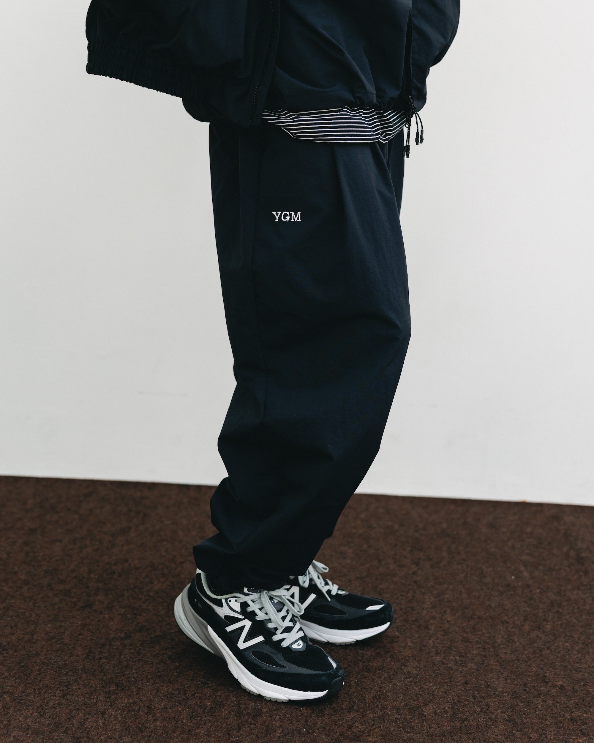 【10.15 WED 20:00- IN STOCK】WATER REPELLENT NYLON CITY UNIFORM WIDE TAPERED PANTS FOR YGM (BLACK×WHITE)