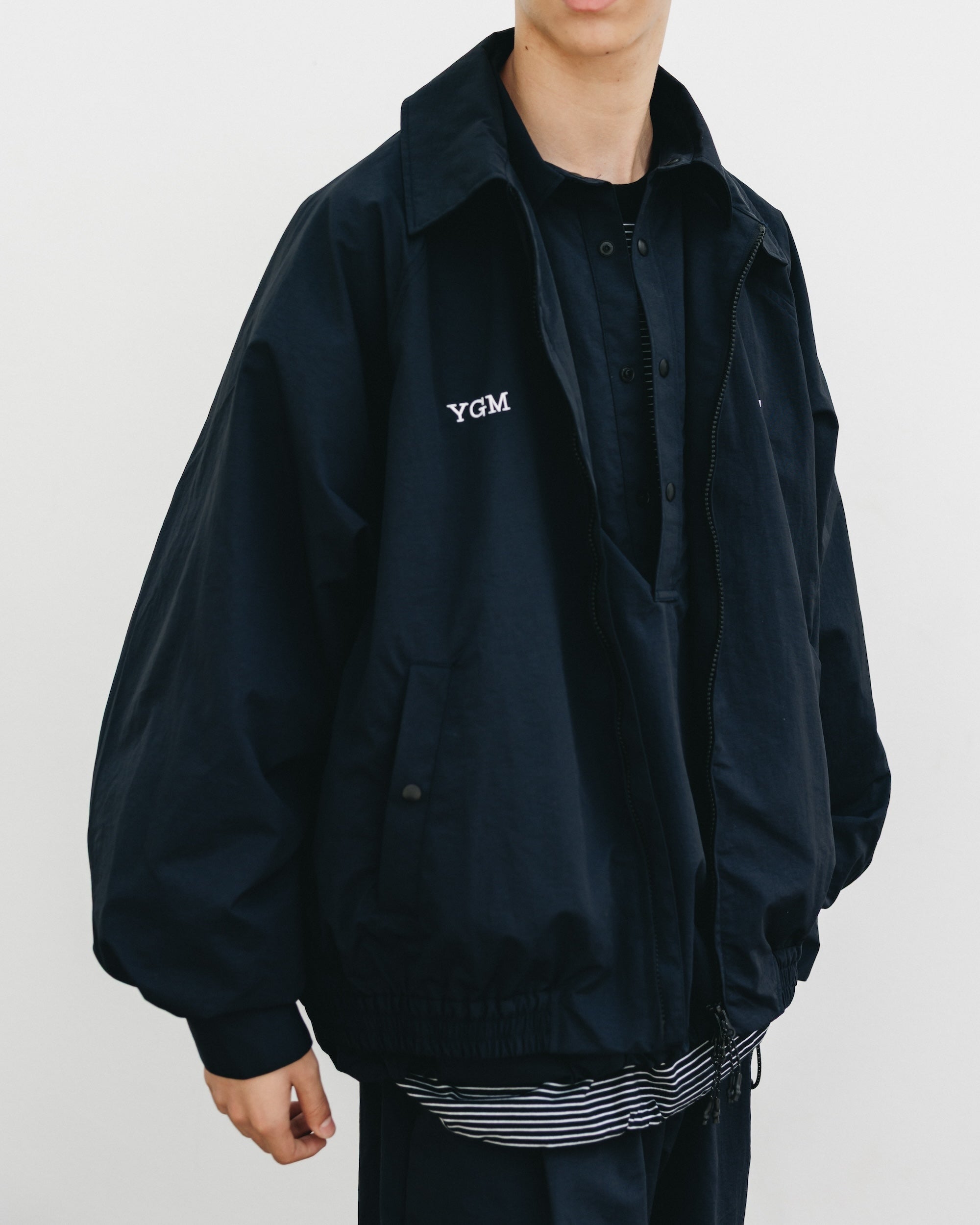 【10.15 WED 20:00- IN STOCK】WATER REPELLENT NYLON CITY UNIFORM UTILITY JACKET FOR YGM (BLACK×WHITE)