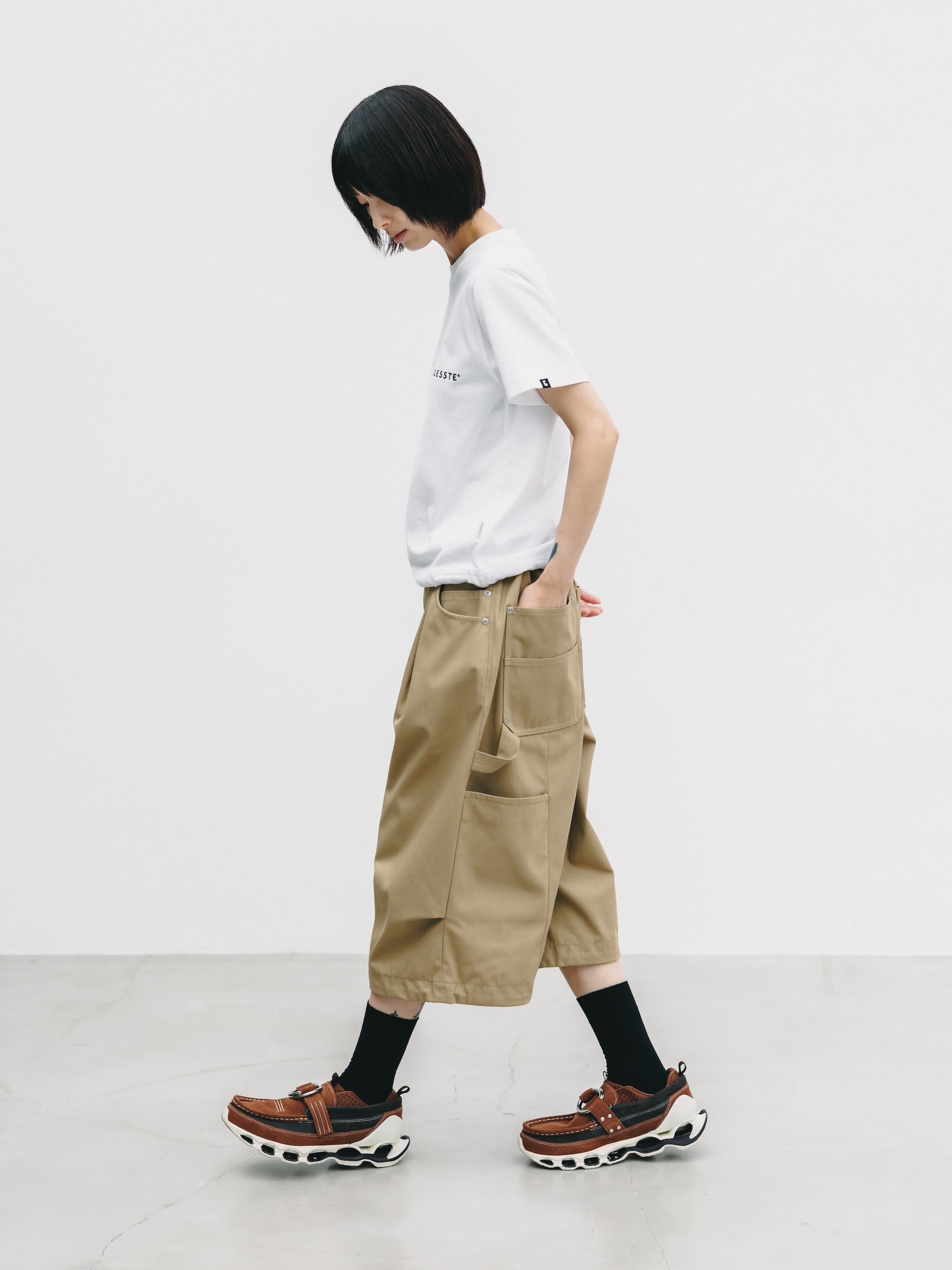 T/C GABARDINE CITY MASSIVE UTILITY CROPPED PANTS (BEIGE)