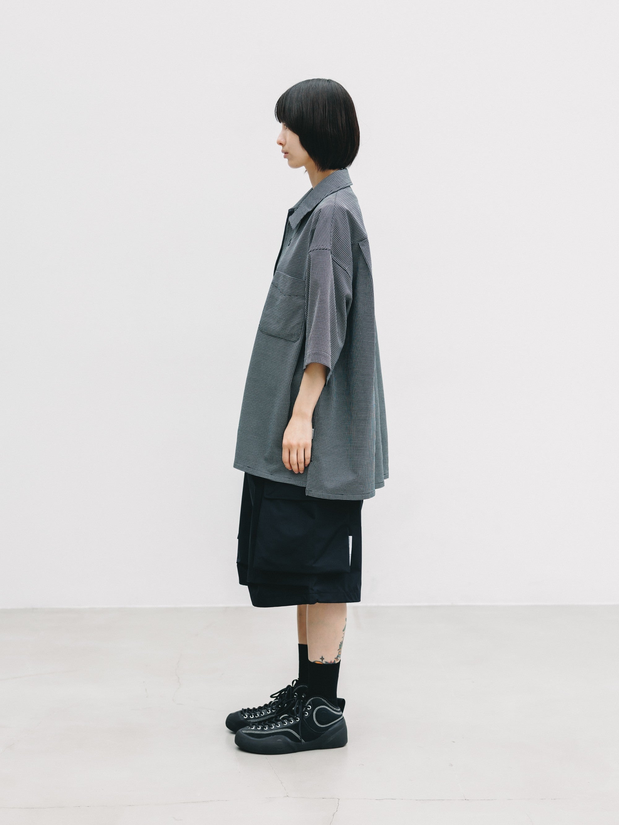 【7.8 WED 20:00- IN STOCK】MINI GRID CHECK 36G KNIT EVERYDAY ZIP UP S/S SHIRT (BLACK×WHITE)