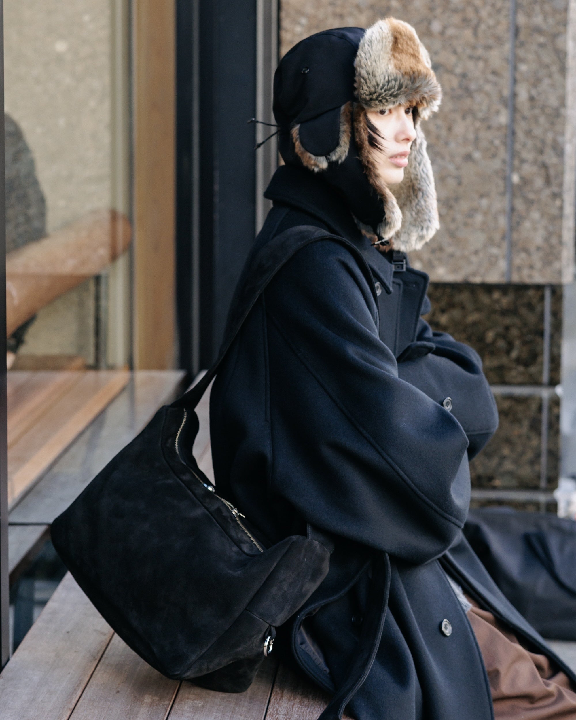 【1.7 WED 20:00- IN STOCK】SUEDE HOLIDAY BAG (BLACK)