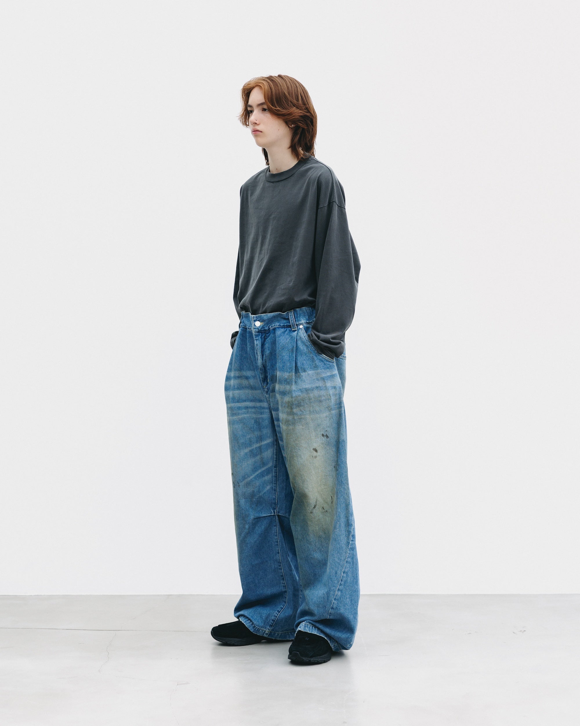 【10.1 WED 20:00- IN STOCK】VINTAGE DYED SELVEDGE DENIM BARREL LEG PANTS (VINTAGE LIGHT INDIGO)