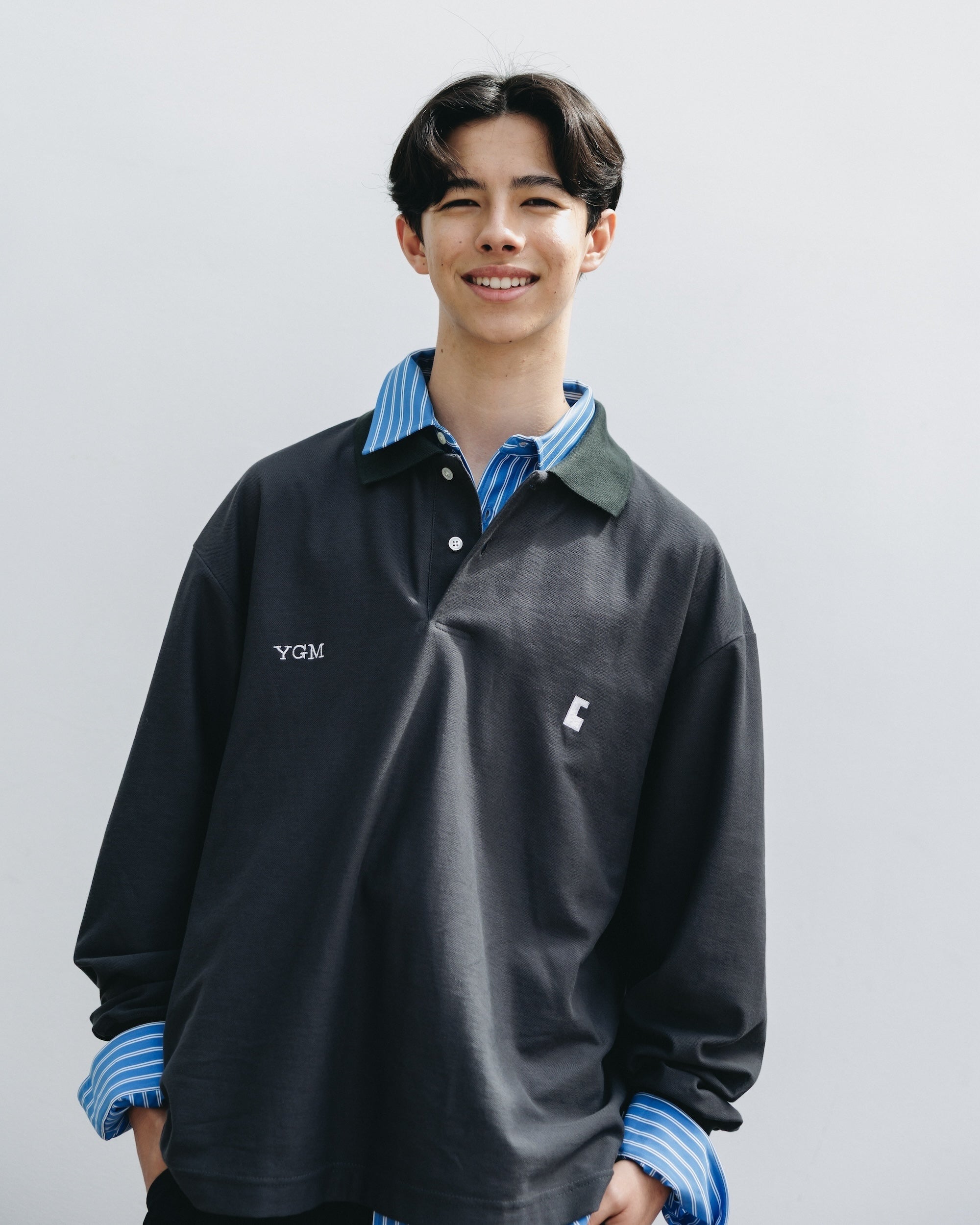 【10.15 WED 20:00- IN STOCK】"C" COTTON CITY L/S POLO SHIRT FOR YGM (CHARCOAL)