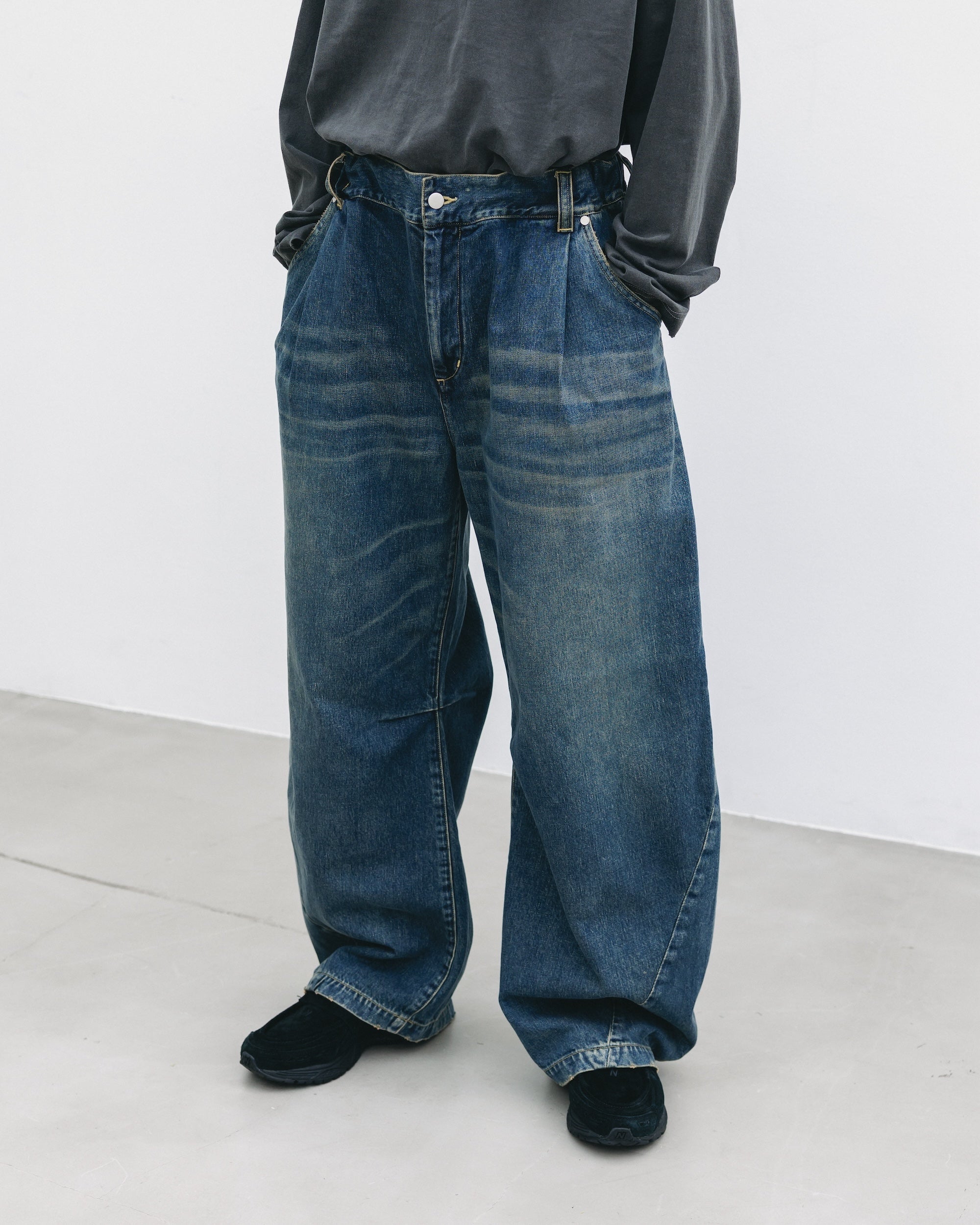 【10.1 WED 20:00- IN STOCK】VINTAGE DYED SELVEDGE DENIM BARREL LEG PANTS (VINTAGE INDIGO)