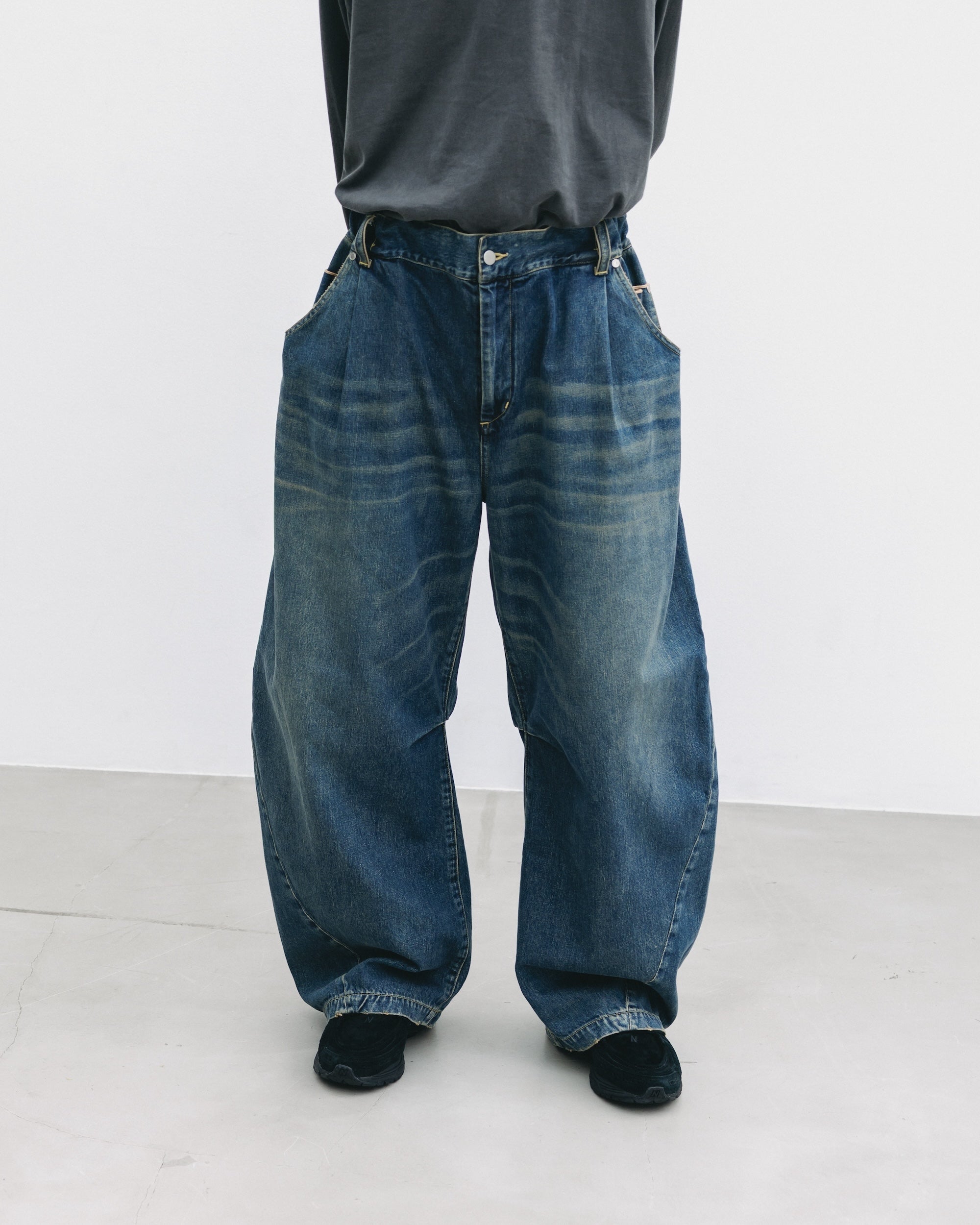 【10.1 WED 20:00- IN STOCK】VINTAGE DYED SELVEDGE DENIM BARREL LEG PANTS (VINTAGE INDIGO)
