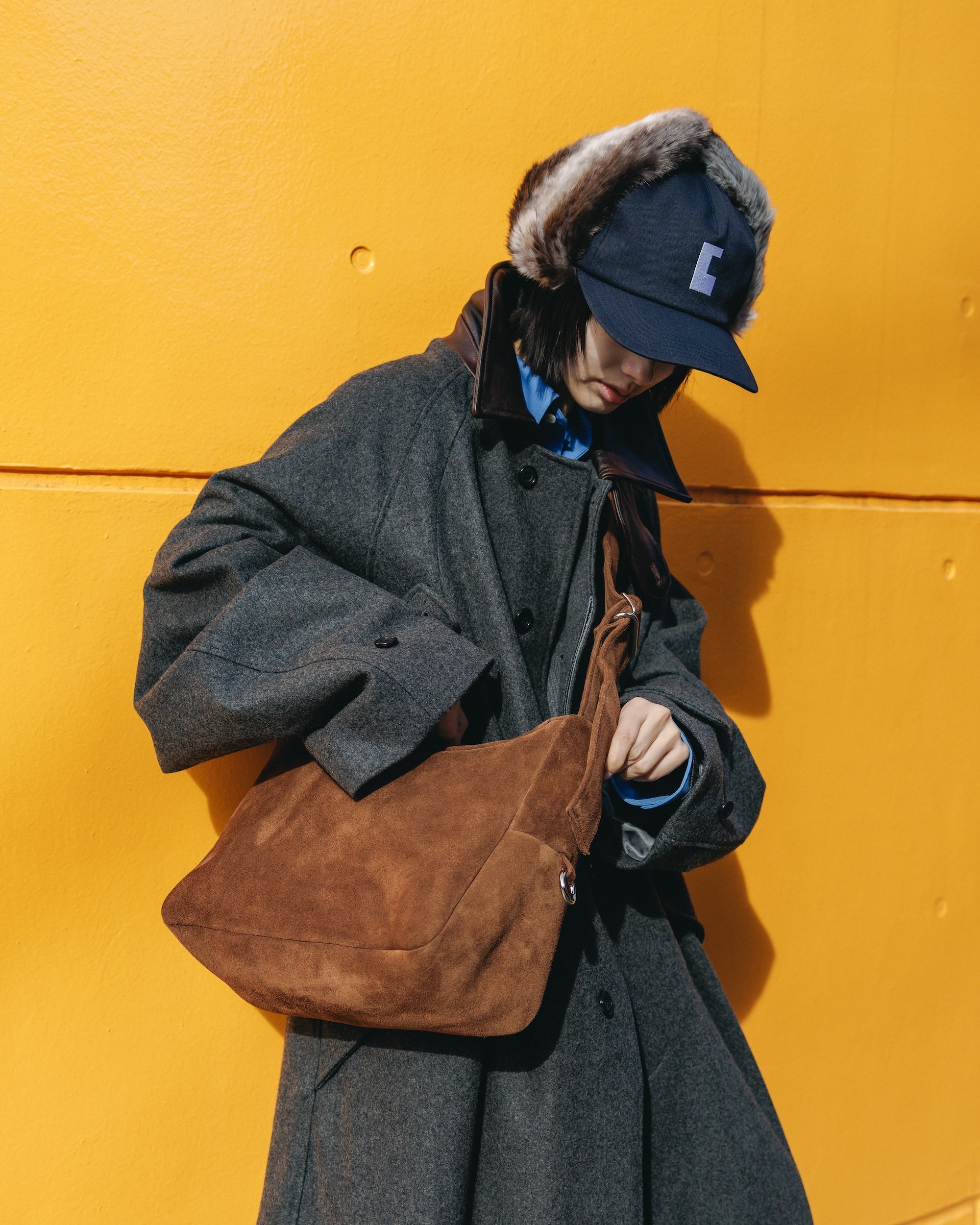 【1.7 WED 20:00- IN STOCK】SUEDE HOLIDAY BAG (BROWN)