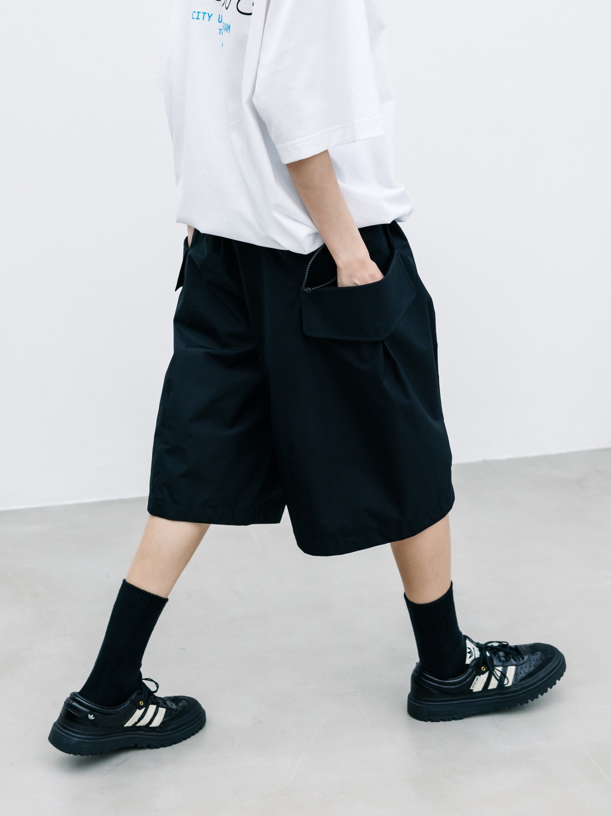 【8.12 WED 20:00- IN STOCK】+phenix WINDSTOPPER® by GORE-TEX LABS CITY FLAP WIDE BALLOON HALF PANTS (BLACK)