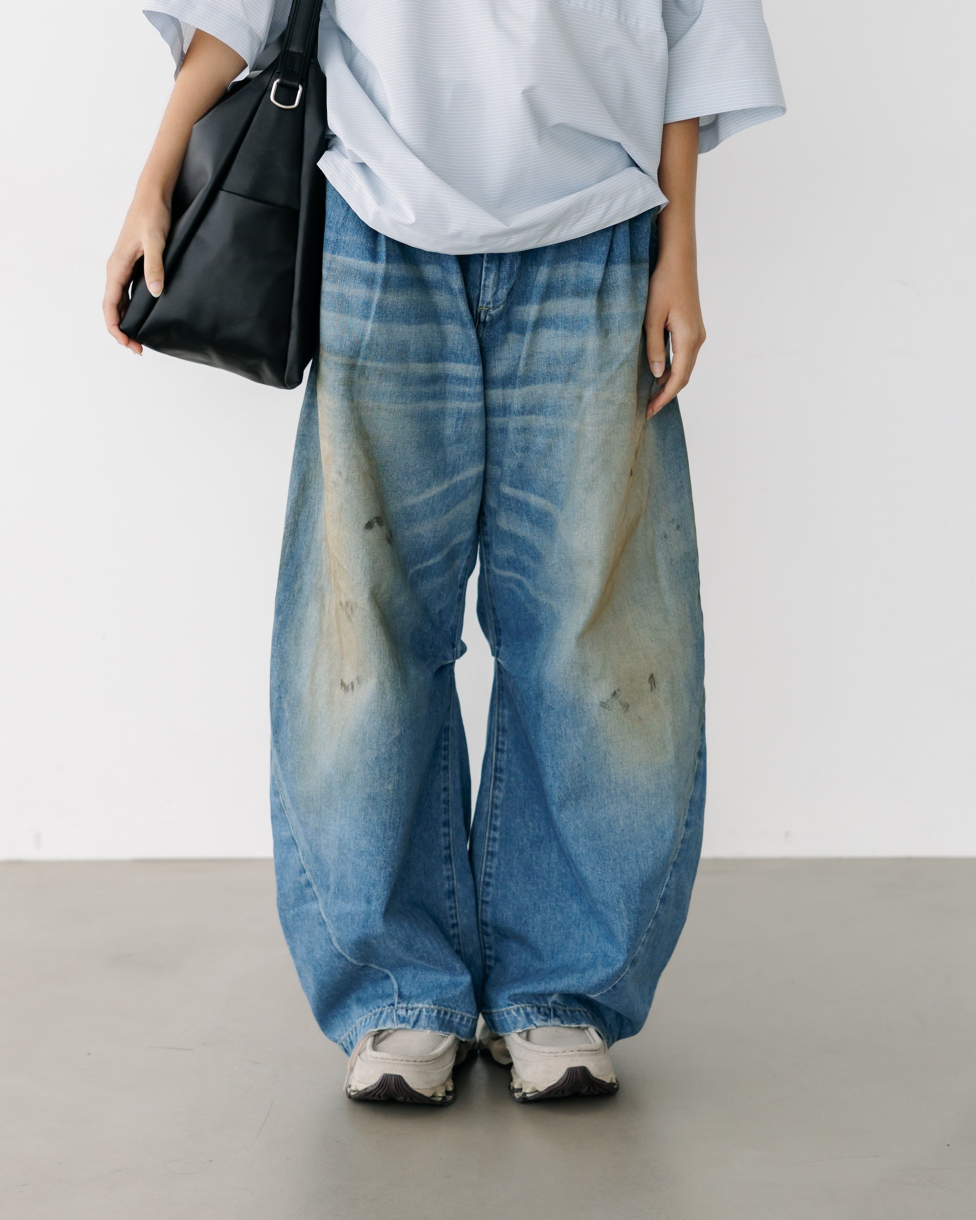 【10.1 WED 20:00- IN STOCK】VINTAGE DYED SELVEDGE DENIM BARREL LEG PANTS (VINTAGE LIGHT INDIGO)