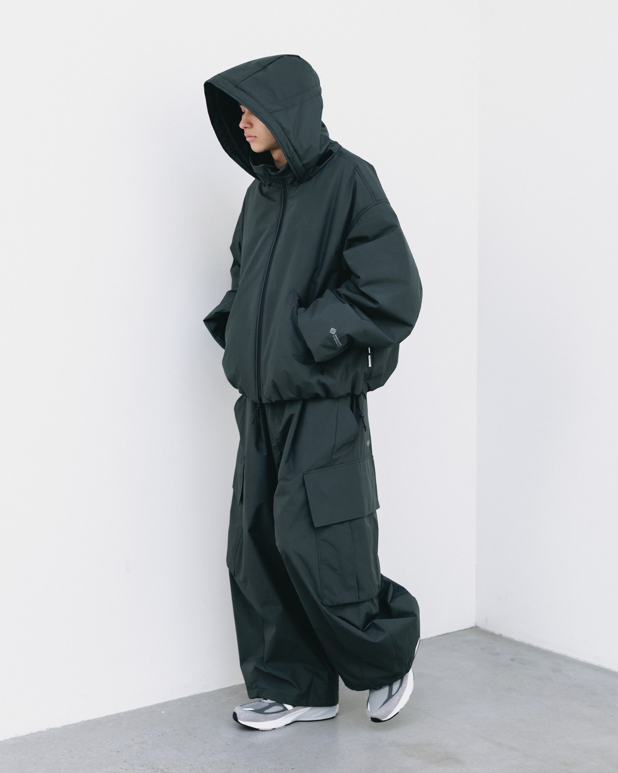 【7.1 WED 20:00- IN STOCK】+phenix WINDSTOPPER® by GORE-TEX LABS CITY MEGA POCKET BALLOON CARGO PANTS (ASPHALT GRAY)