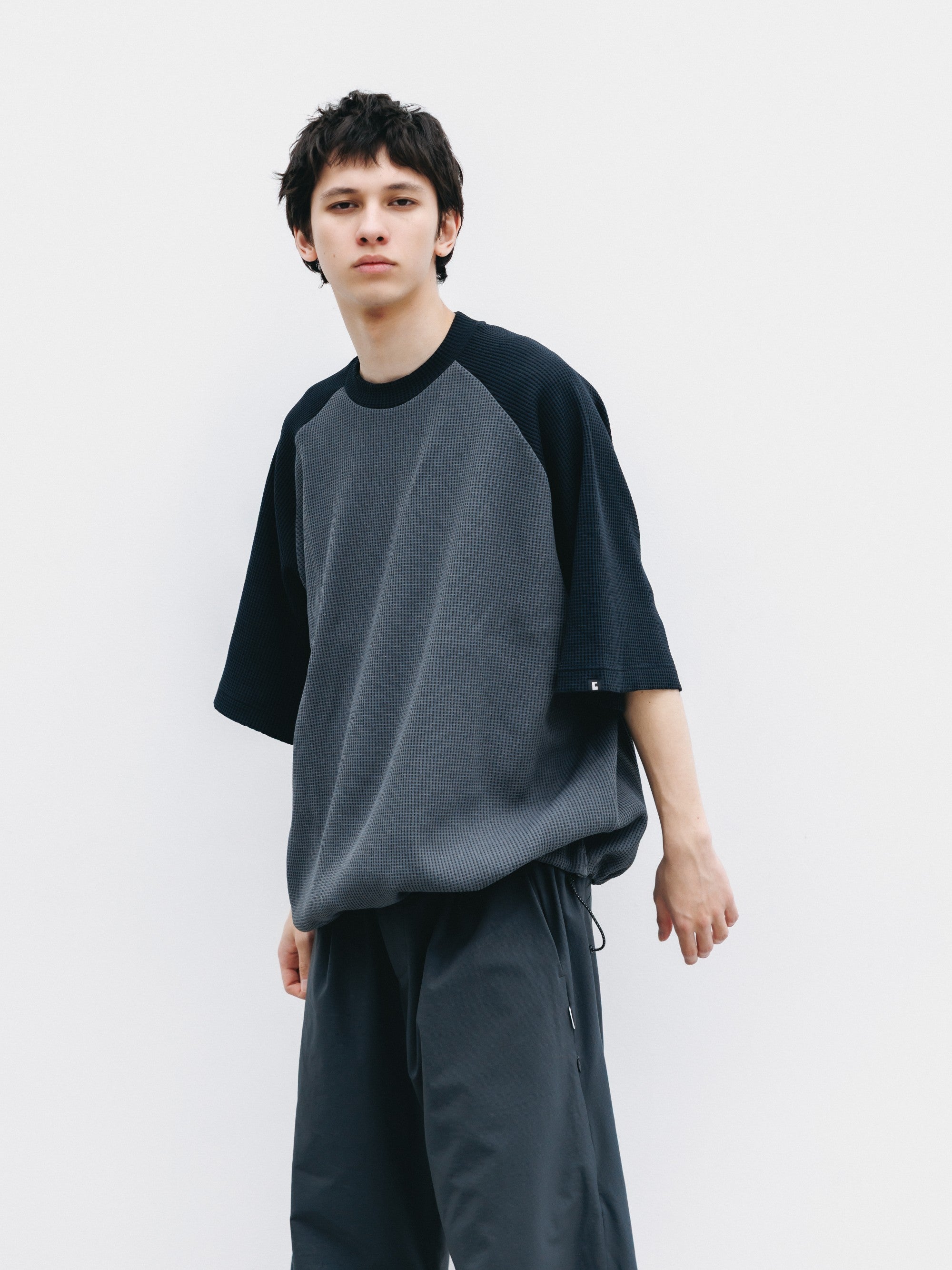 【6.3 WED 20:00- IN STOCK】CITY LIGHT THERMAL RAGLAN S/S T-SHIRT WITH DRAWSTRINGS (GRAY×BLACK)