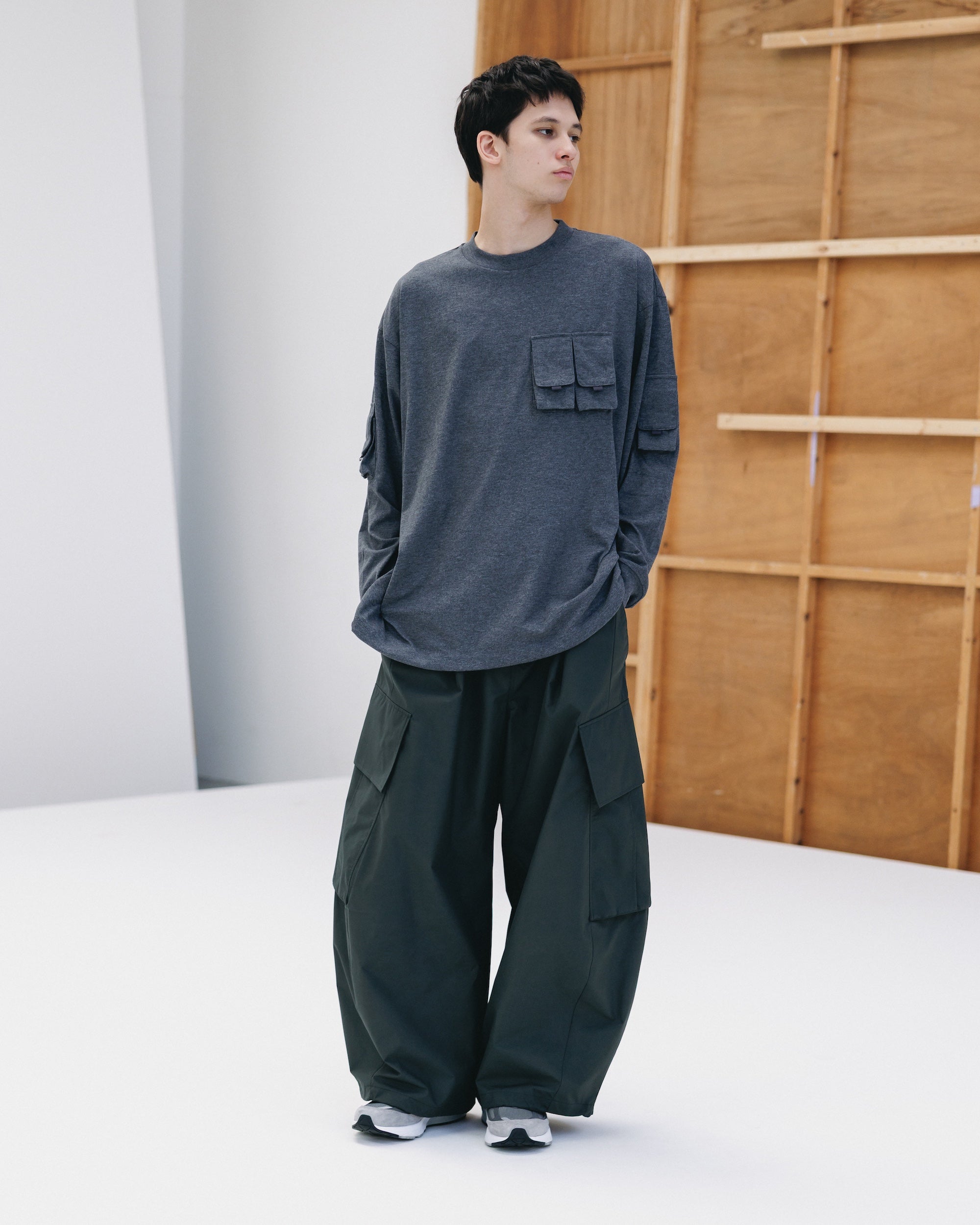 【1.31 SAT 20:00- IN STOCK】MULTI POCKET L/S T-SHIRT (CHARCOAL)